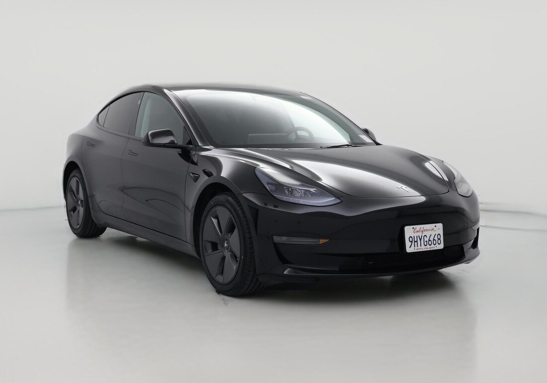 2023 Tesla Model 3 Rear-Wheel Drive in Black — CarMax photo