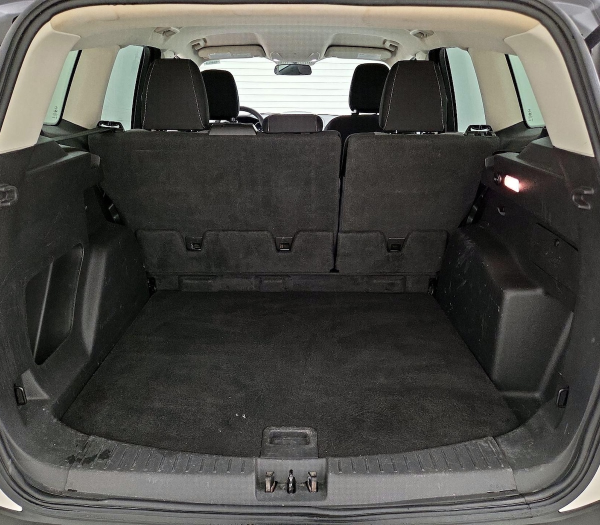 Trunk/Cargo (Seats Up)