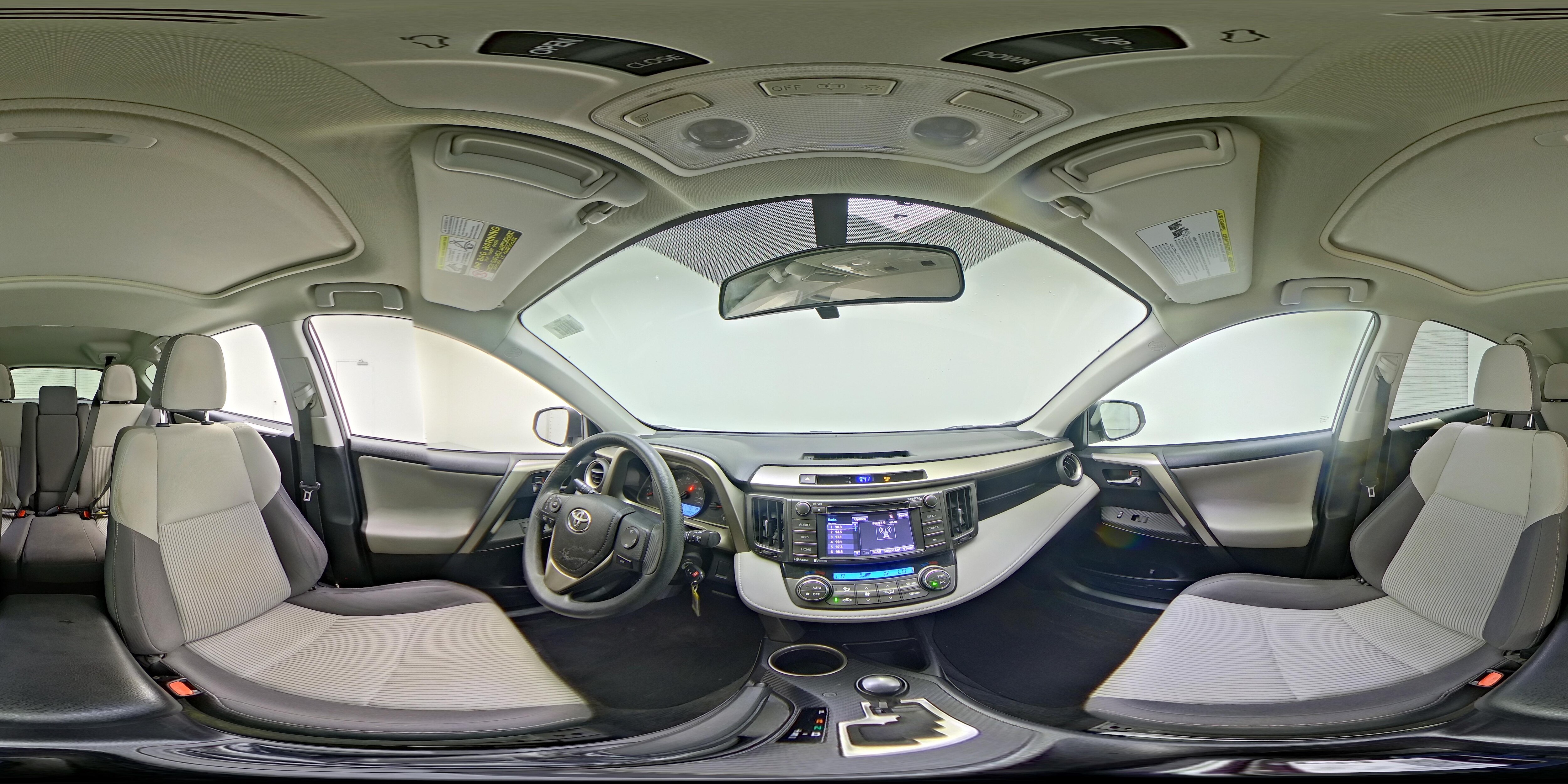 2015 Toyota RAV4 XLE - Photo 25