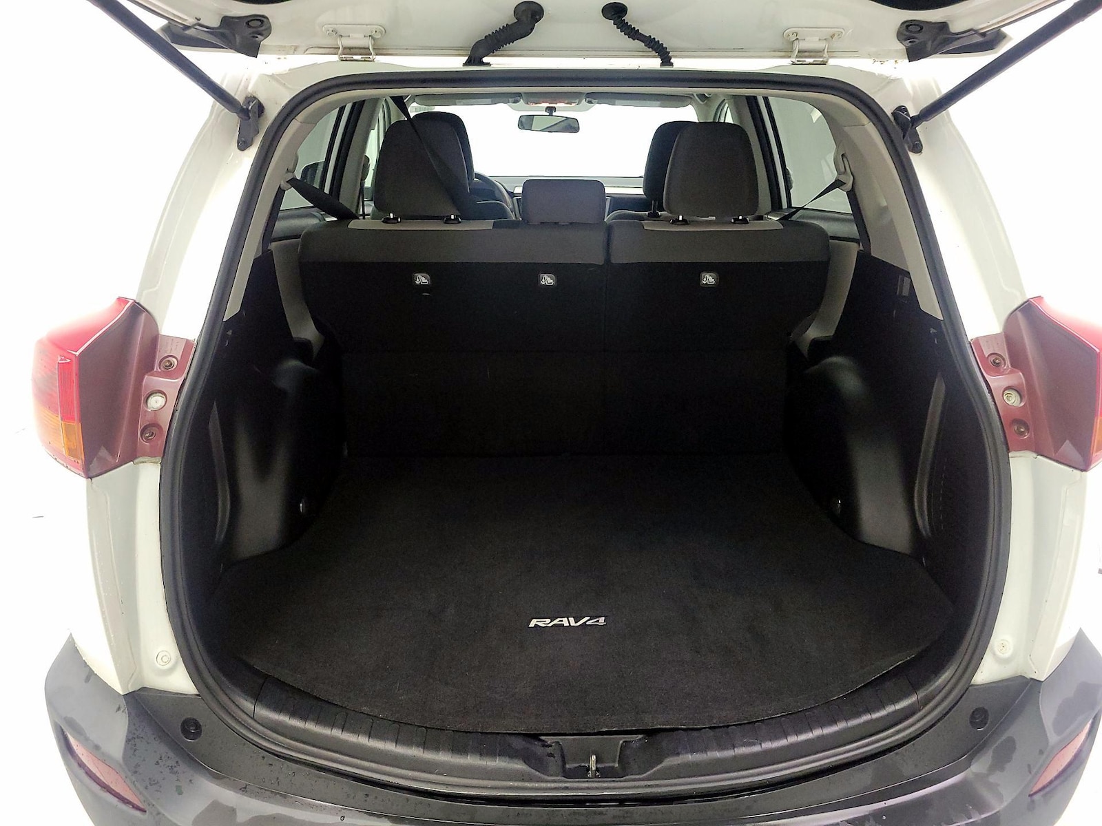 2015 Toyota RAV4 XLE - Photo 22
