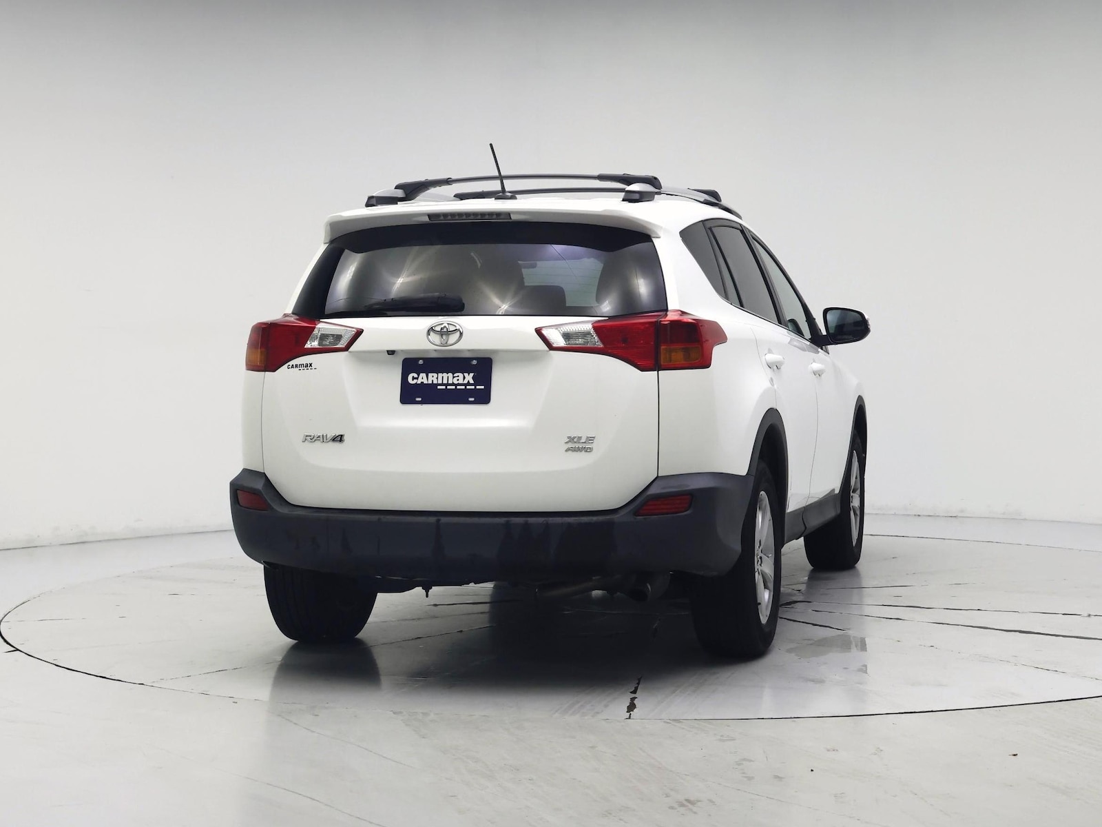 2015 Toyota RAV4 XLE - Photo 9