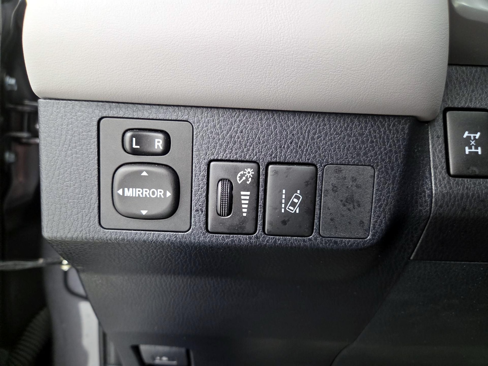 2018 Toyota RAV4 XLE - Photo 14