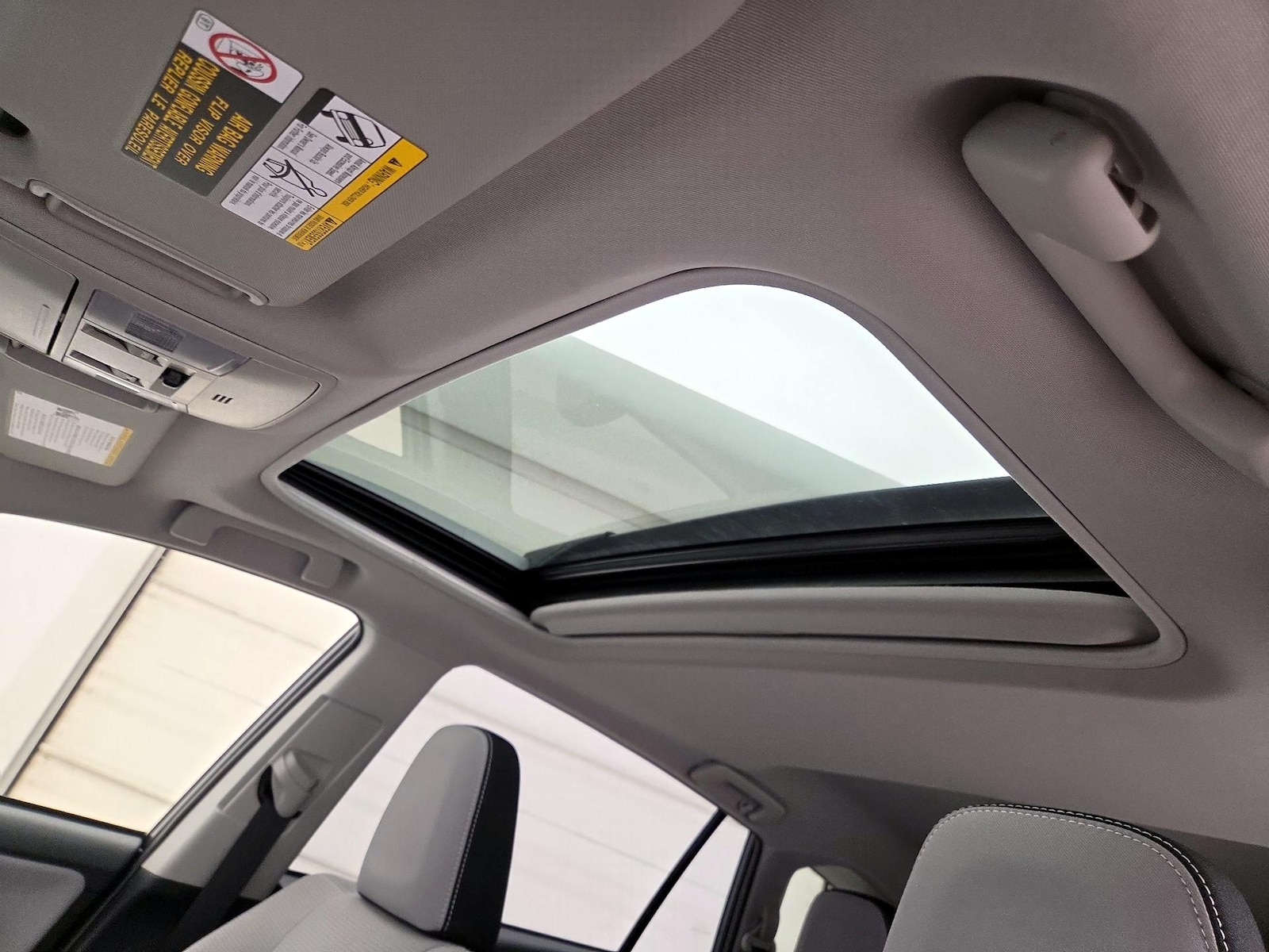2018 Toyota RAV4 XLE - Photo 20
