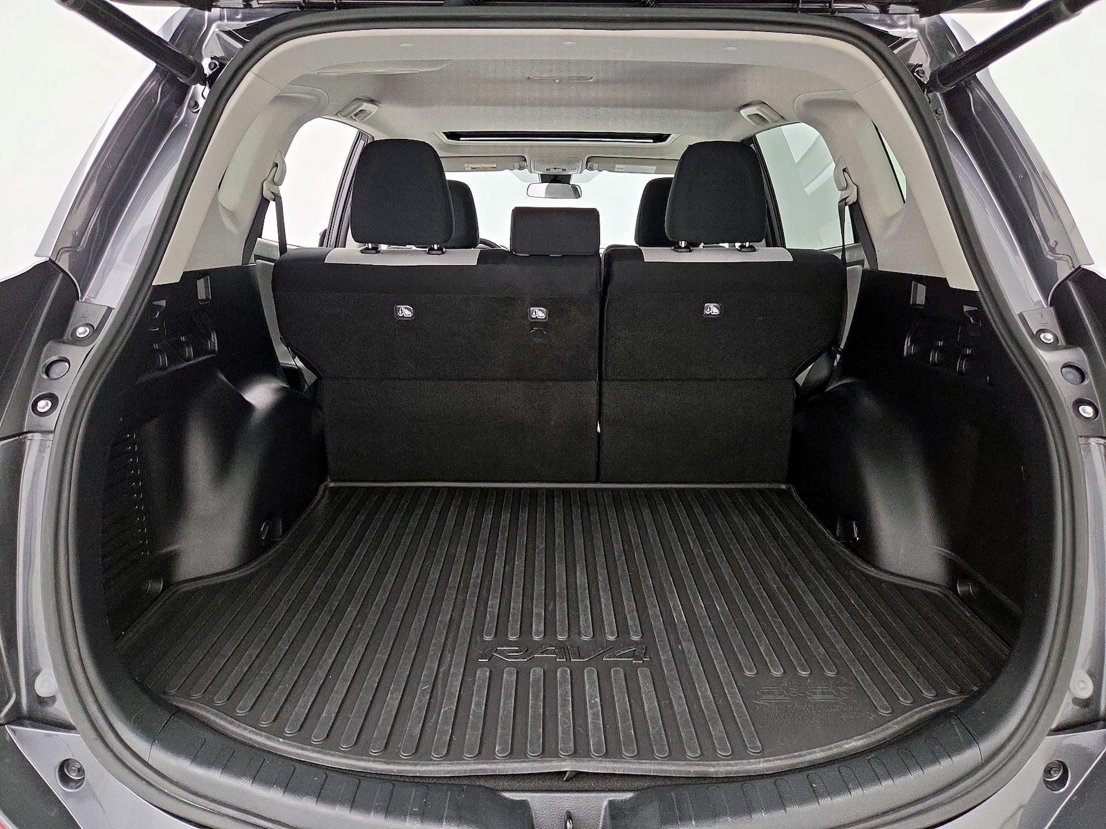 2018 Toyota RAV4 XLE - Photo 22