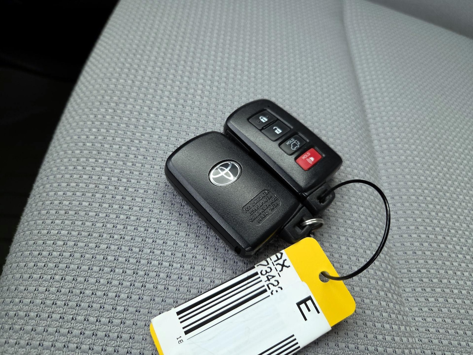 2018 Toyota RAV4 XLE - Photo 24