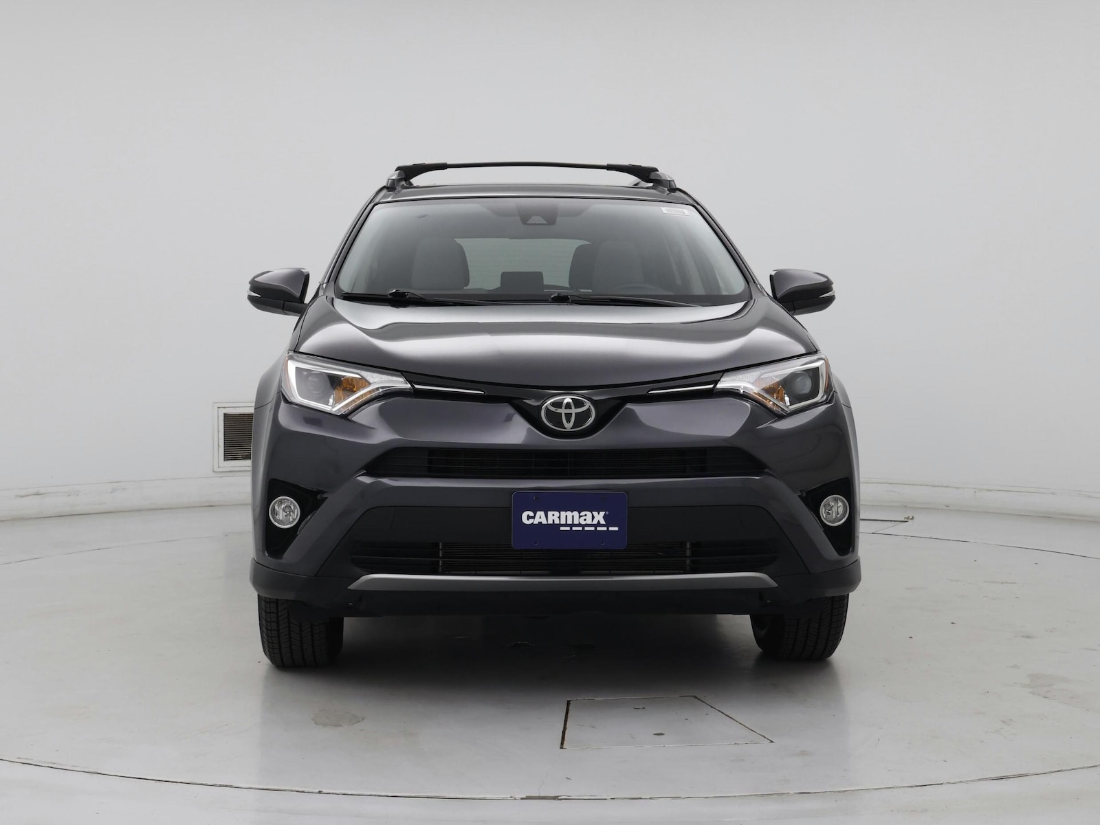 2018 Toyota RAV4 XLE - Photo 6