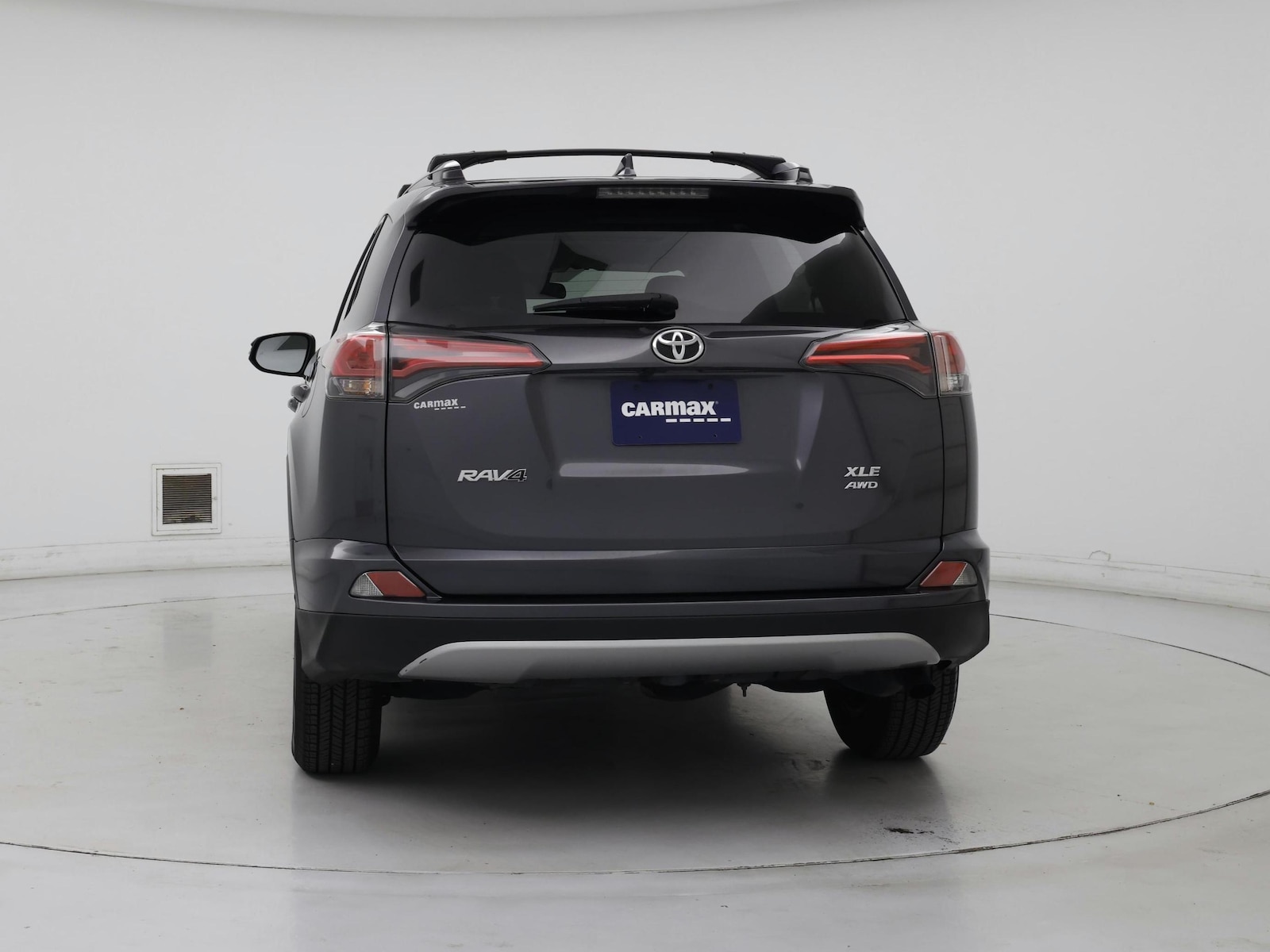 2018 Toyota RAV4 XLE - Photo 7