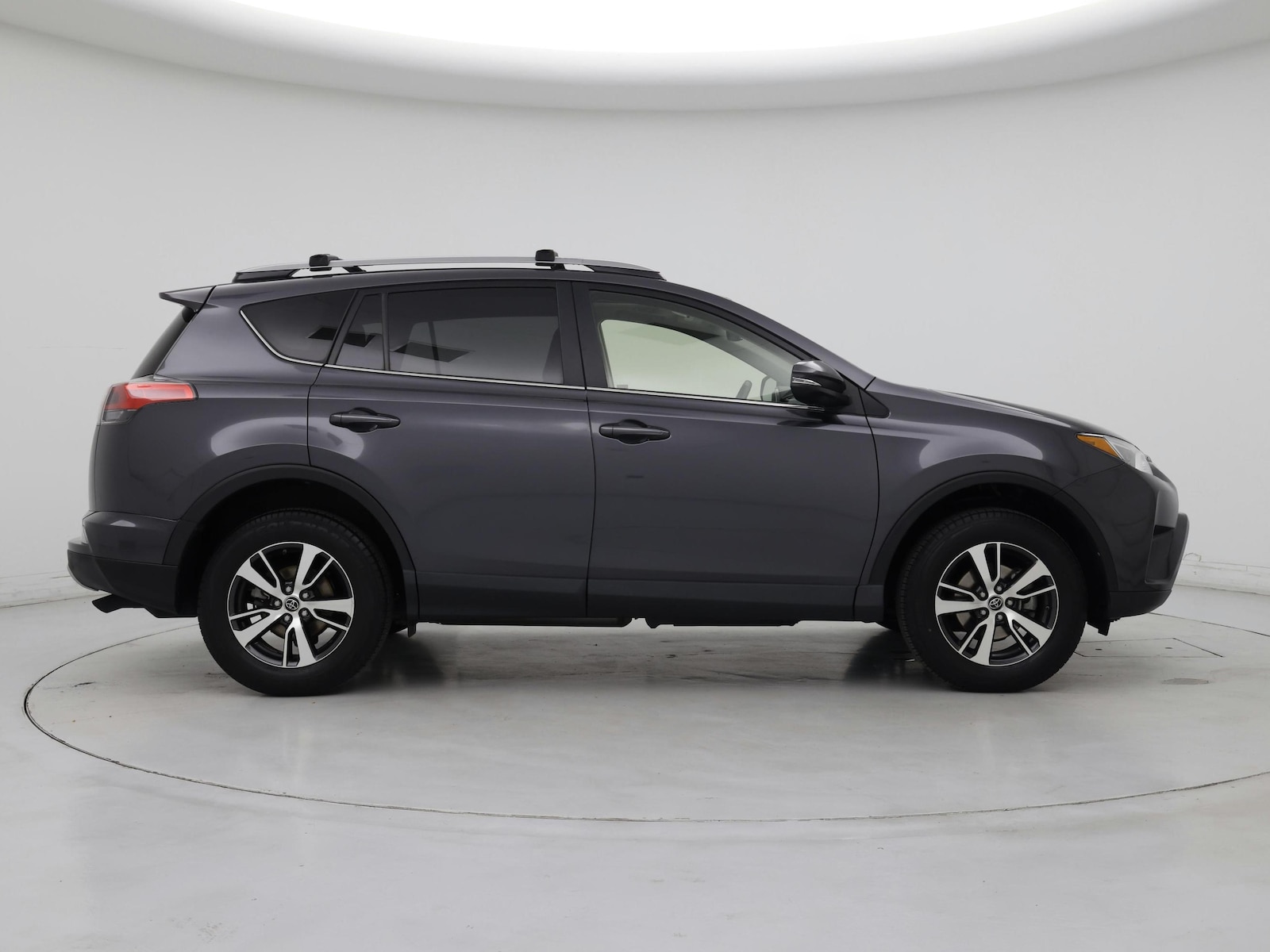 2018 Toyota RAV4 XLE - Photo 8