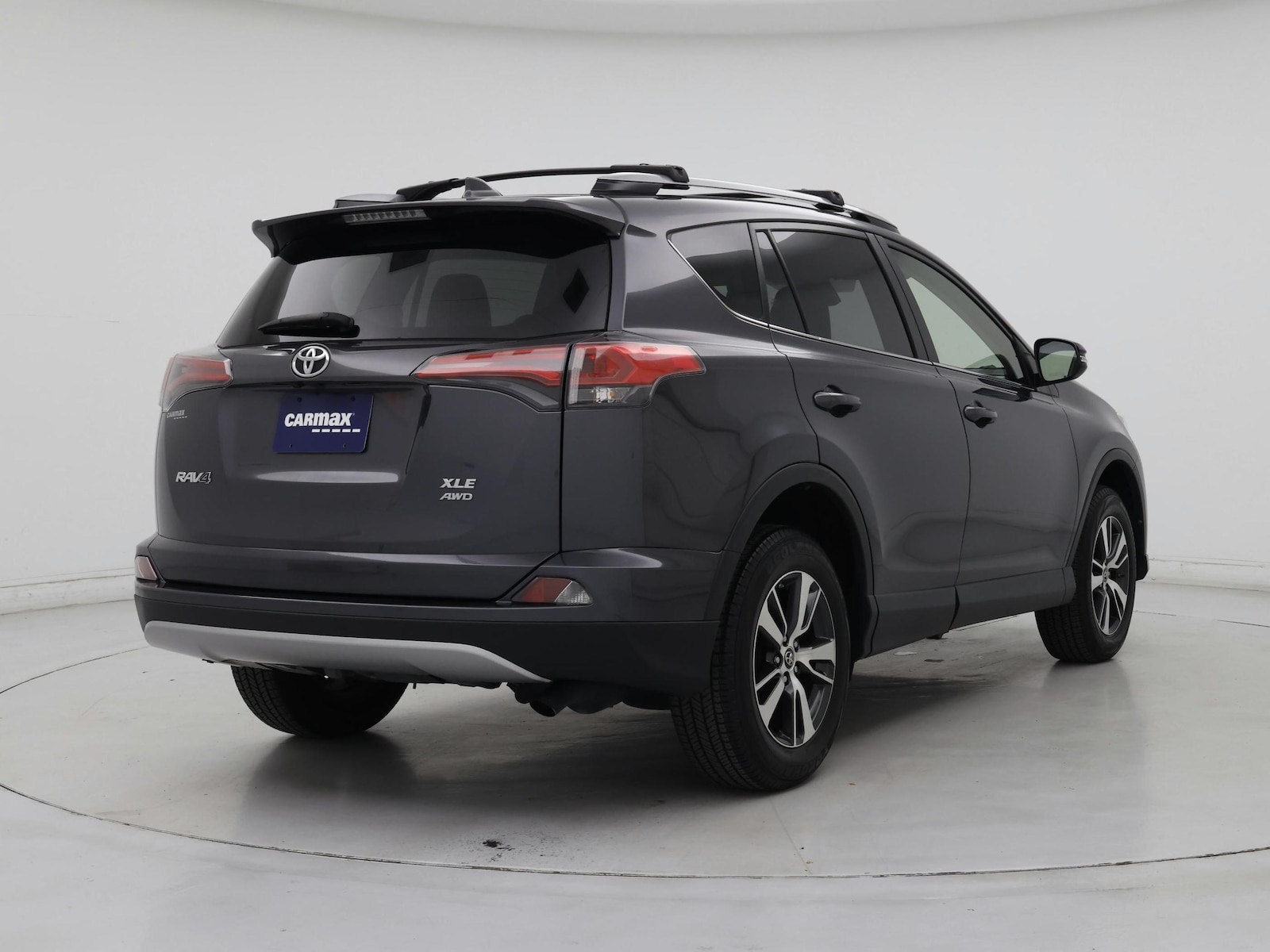 2018 Toyota RAV4 XLE - Photo 9