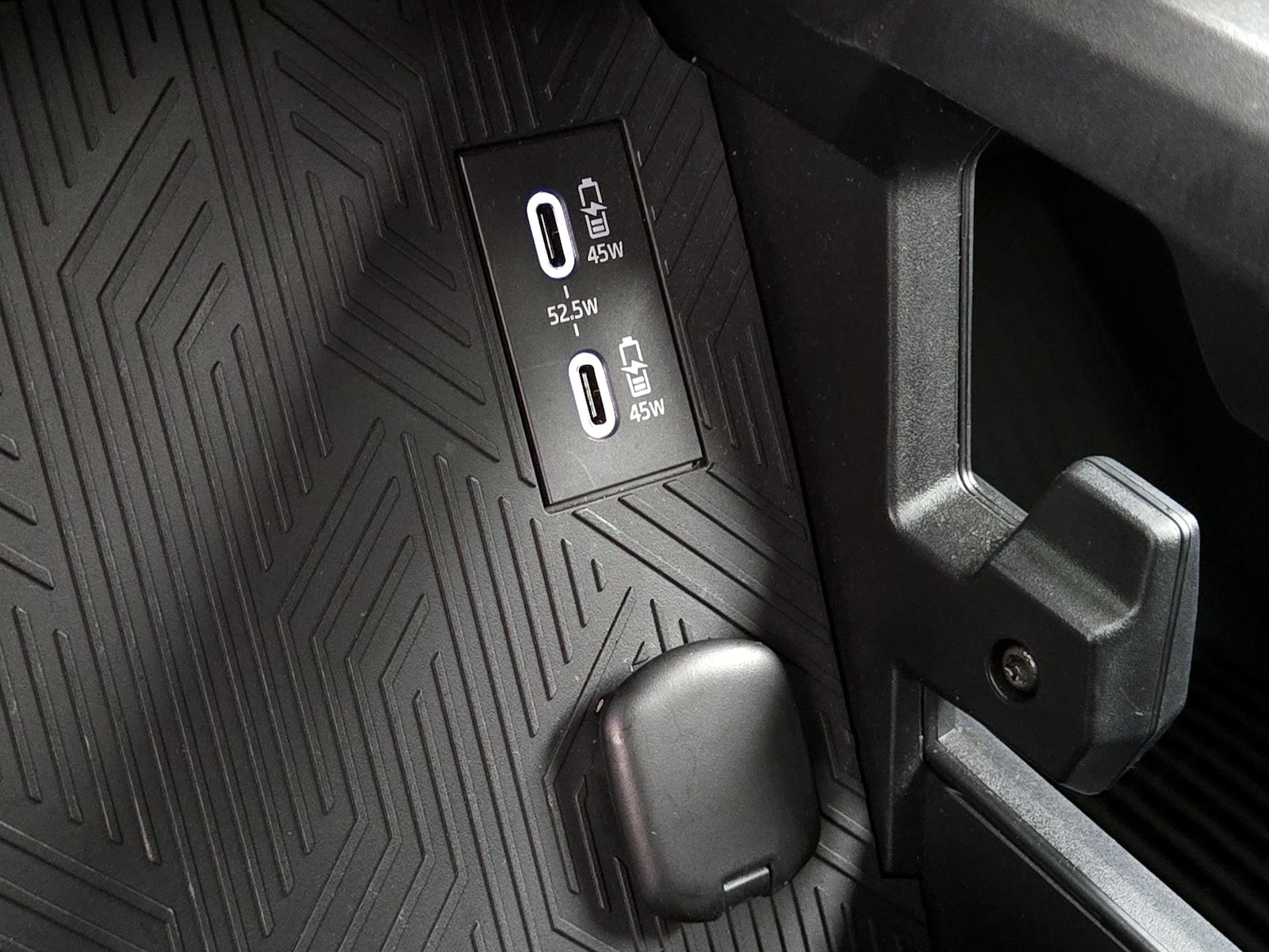 2024 Toyota Tacoma SR - Photo 19