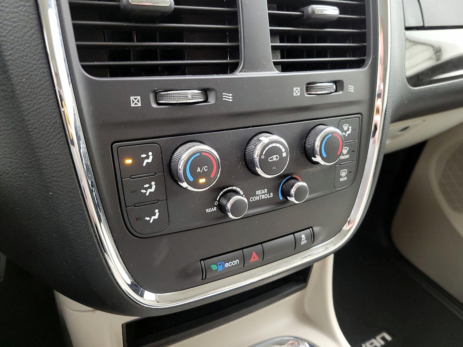 2015 Dodge Grand Caravan SXT - Photo 16