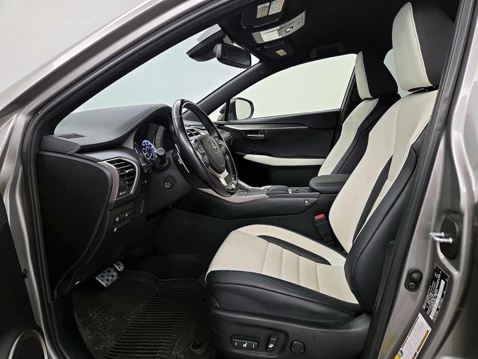 Power Seat(s) & Side Airbags
