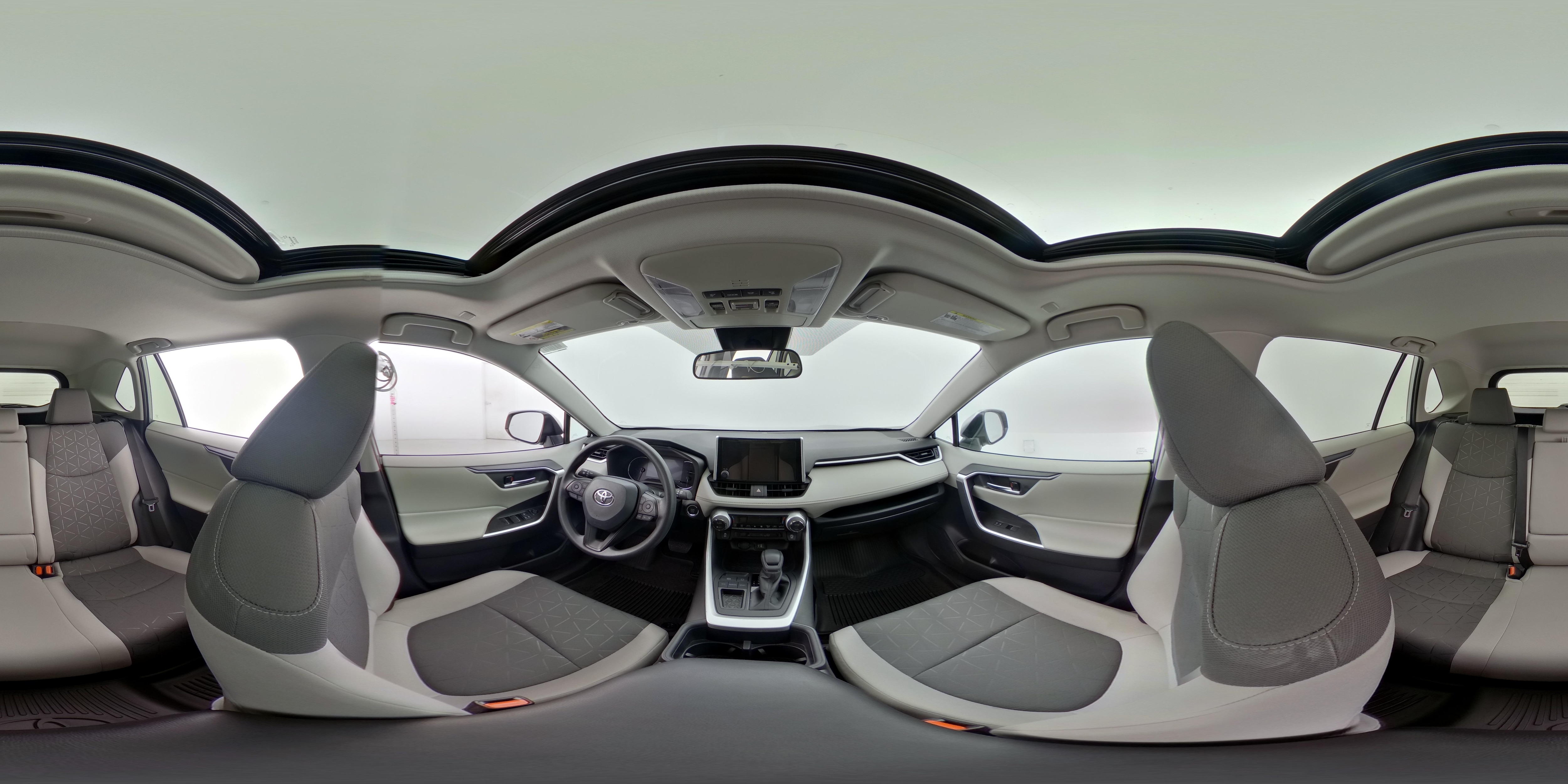2025 Toyota RAV4 XLE - Photo 25