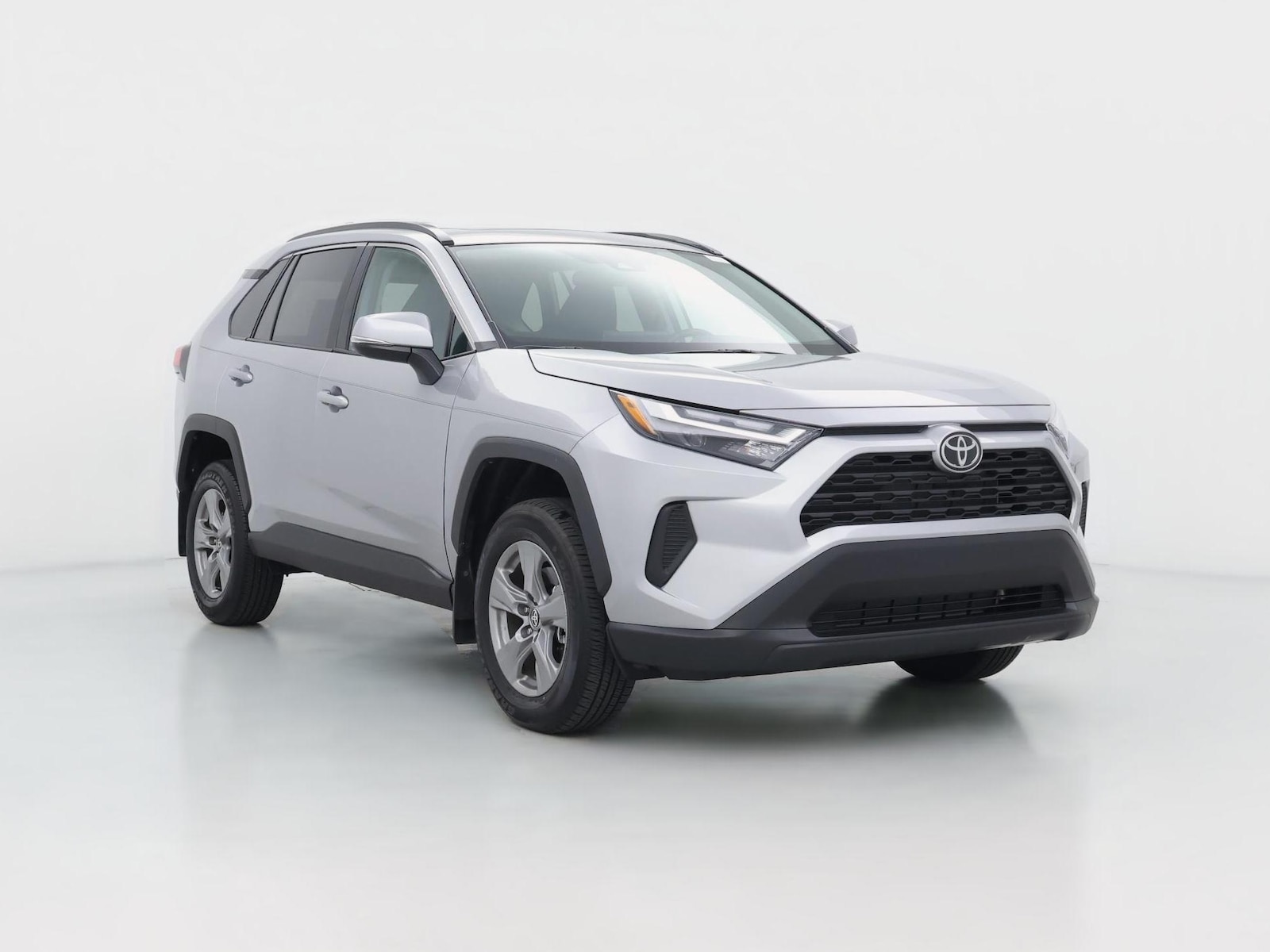 2025 Toyota RAV4 XLE - Photo 1