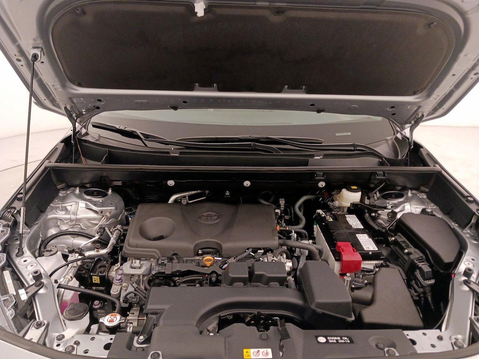 2025 Toyota RAV4 XLE - Photo 23