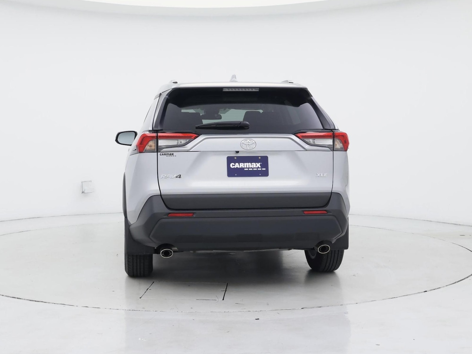 2025 Toyota RAV4 XLE - Photo 7