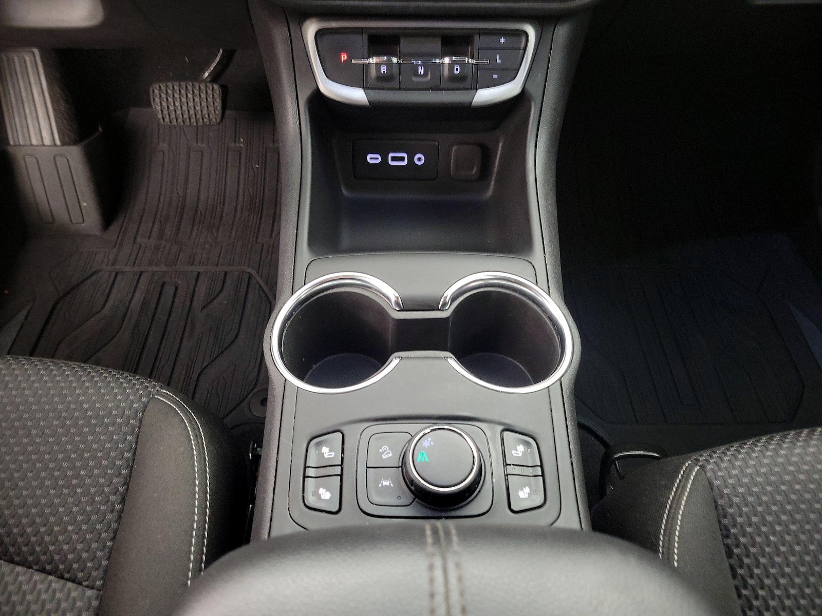 2024 GMC Terrain SLE - Photo 18