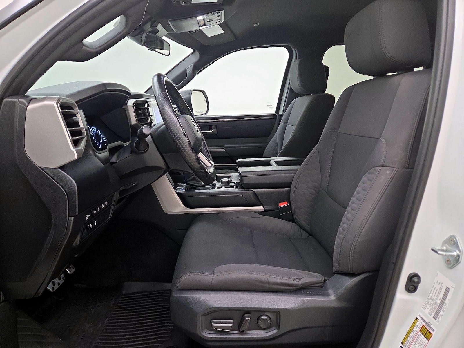 2025 Toyota Tundra SR5 - Photo 12