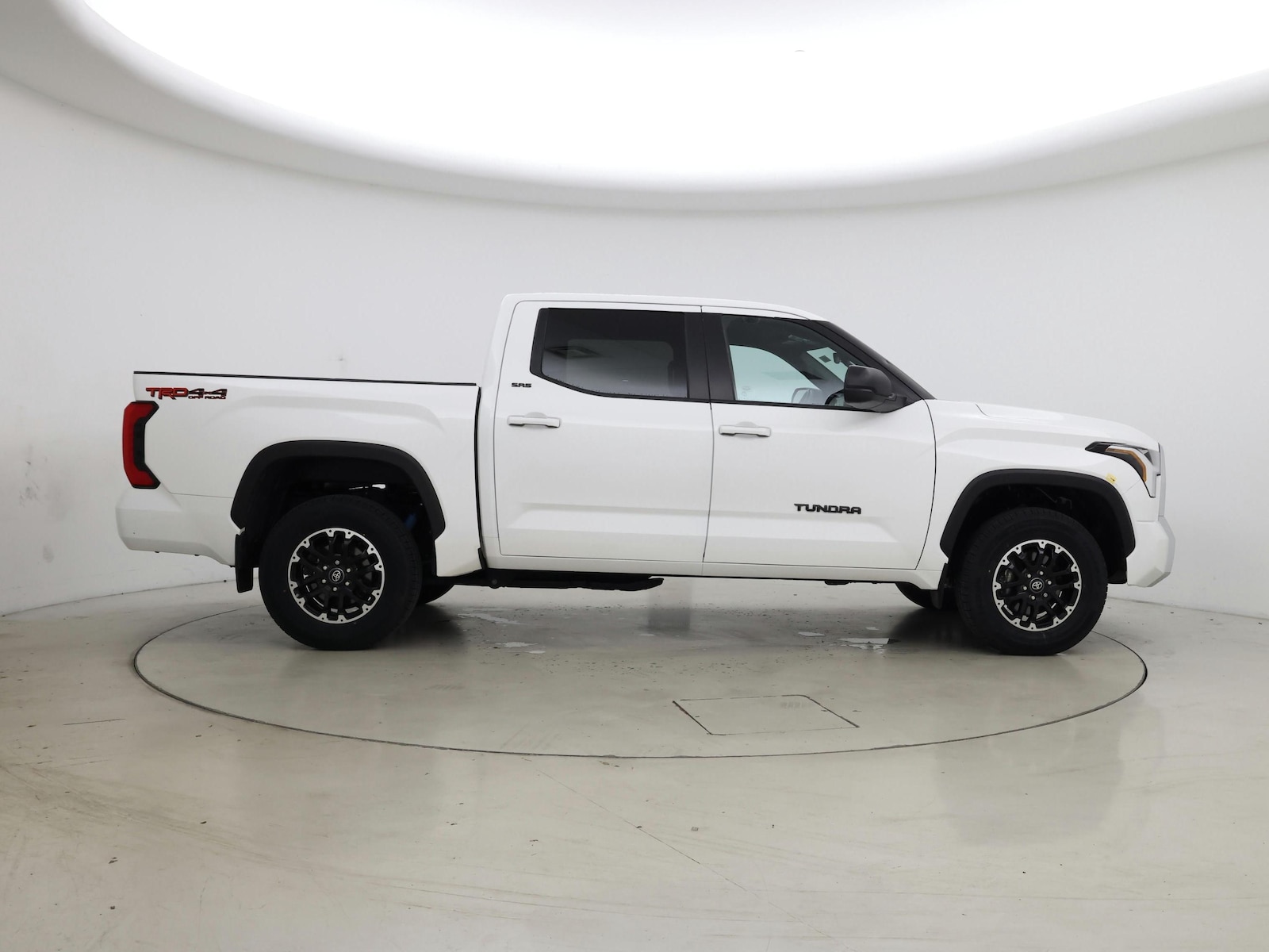 2025 Toyota Tundra SR5 - Photo 8
