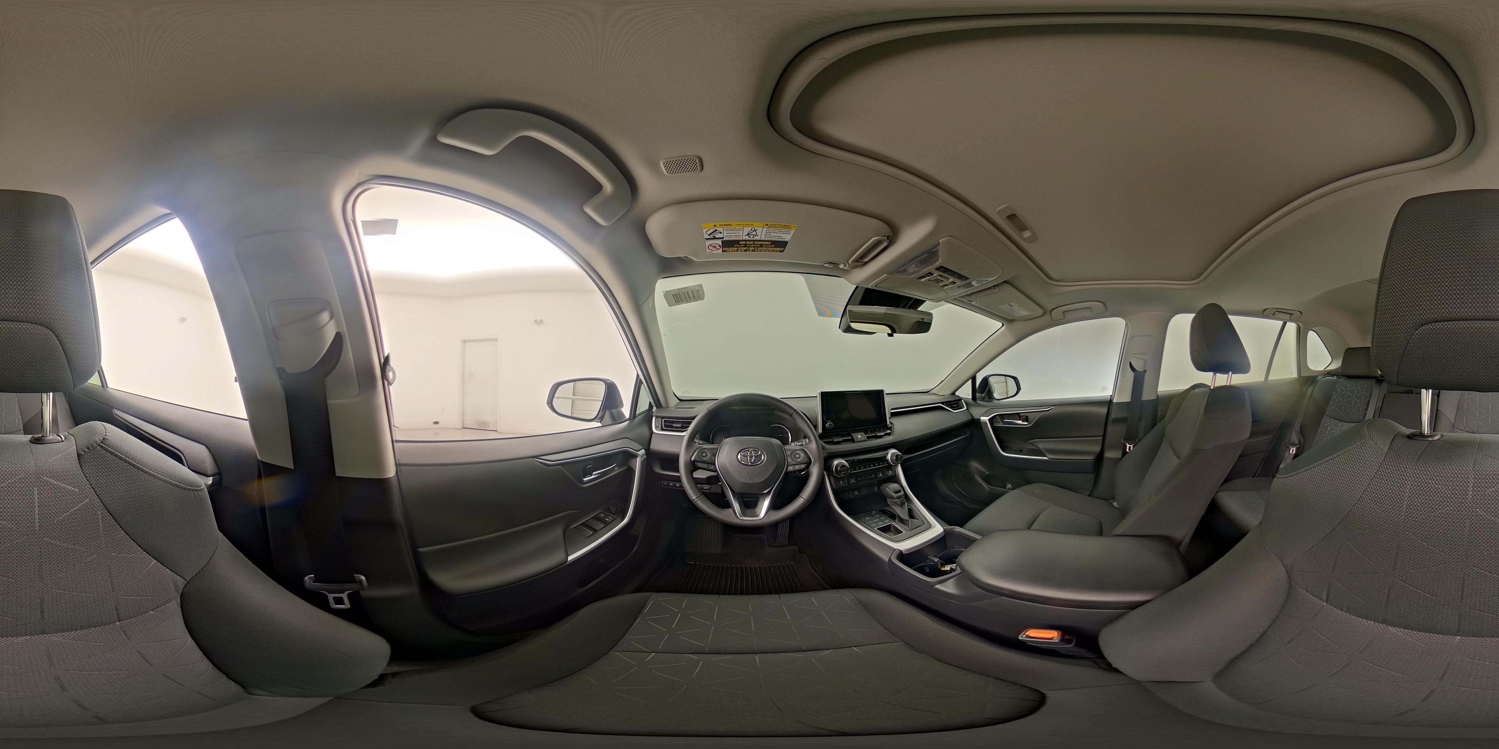 2025 Toyota RAV4 XLE - Photo 26