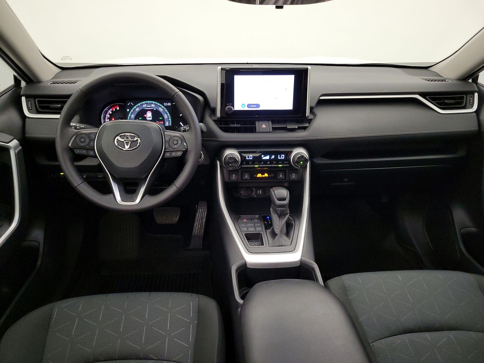 2025 Toyota RAV4 XLE - Photo 10