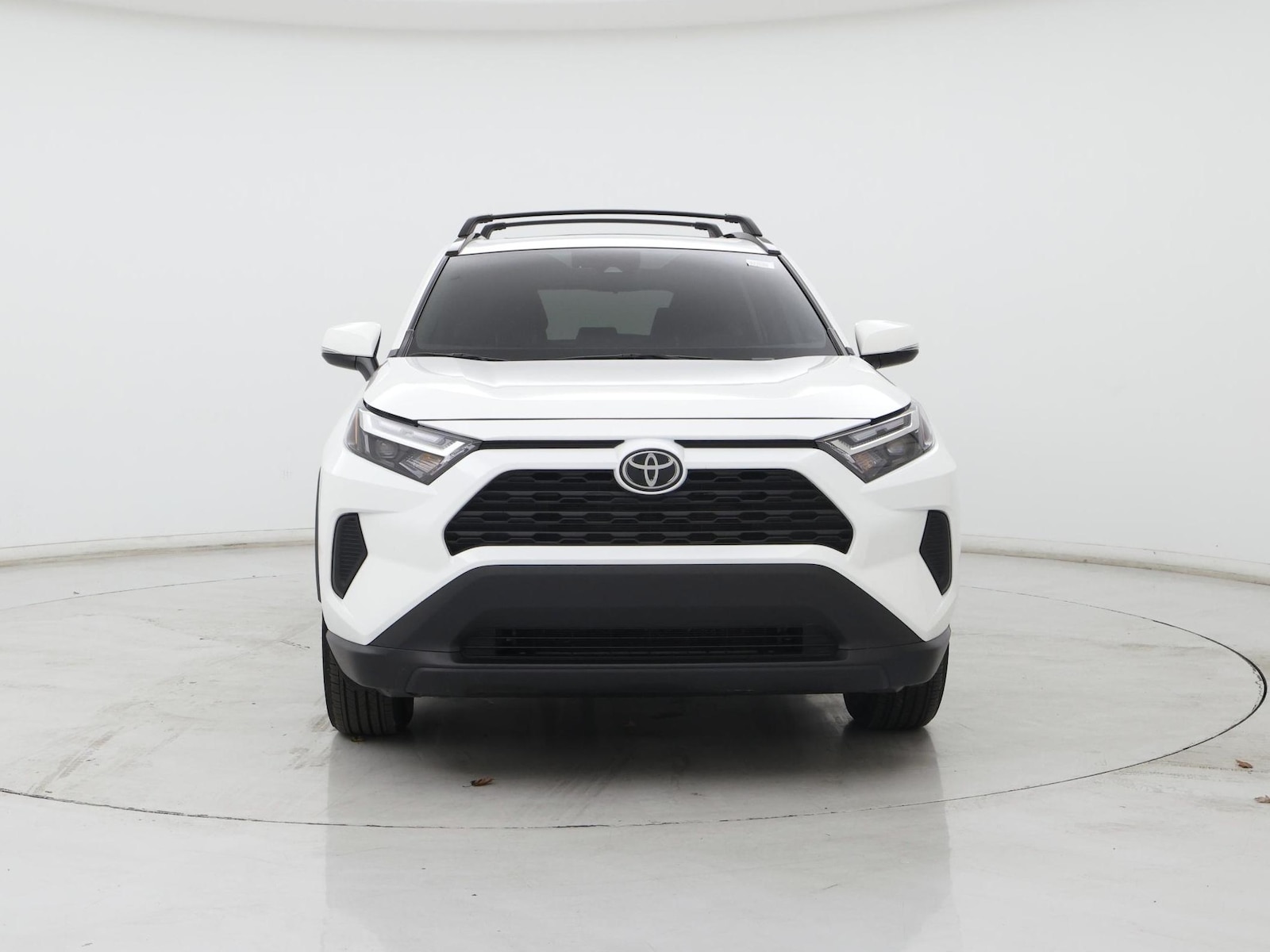 2025 Toyota RAV4 XLE - Photo 6