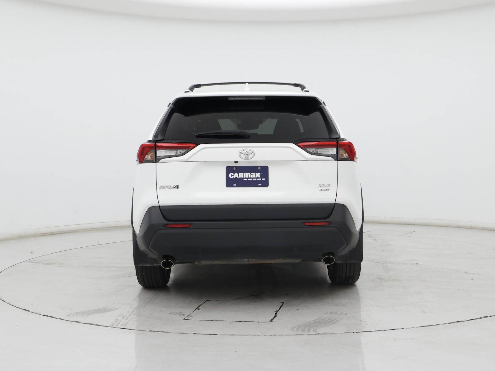 2025 Toyota RAV4 XLE - Photo 7