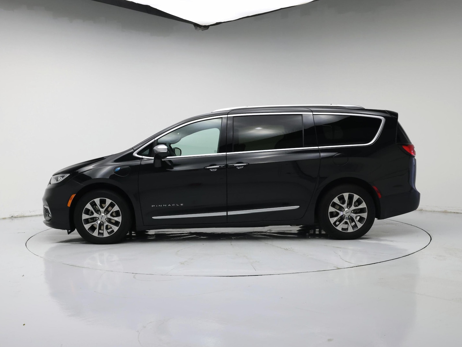 2021 Chrysler Pacifica Hybrid Pinnacle Hybrid - Photo 4