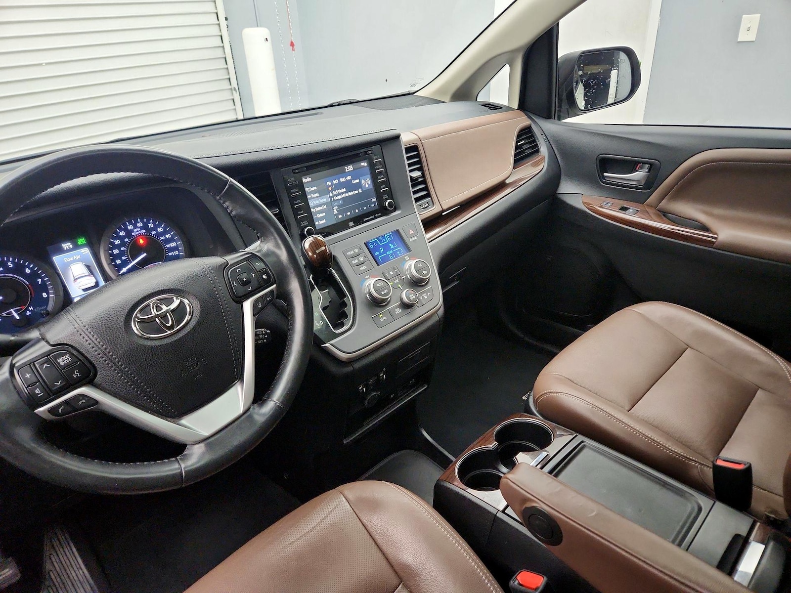 2020 Toyota Sienna Limited - Photo 10