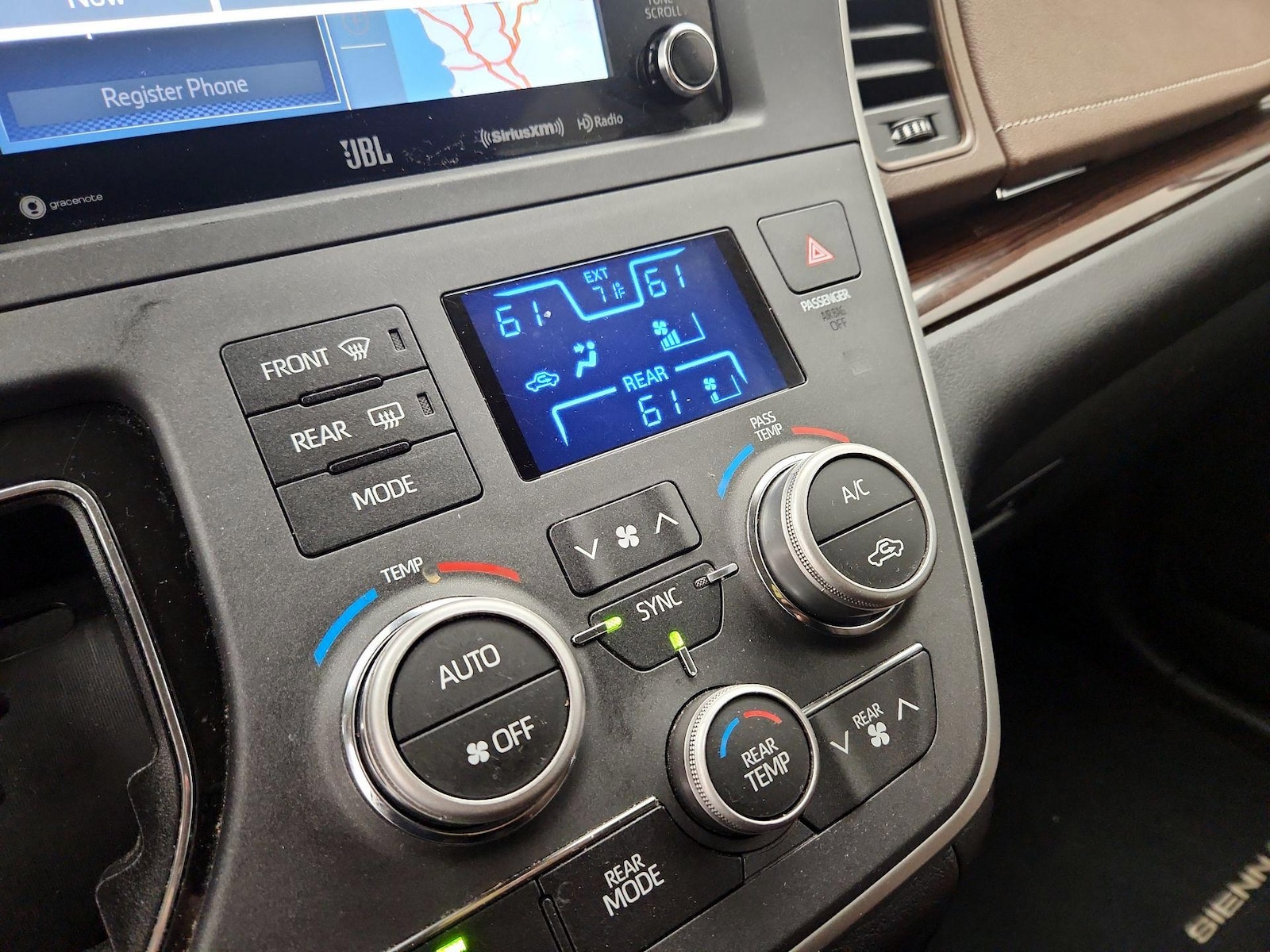 2020 Toyota Sienna Limited - Photo 17