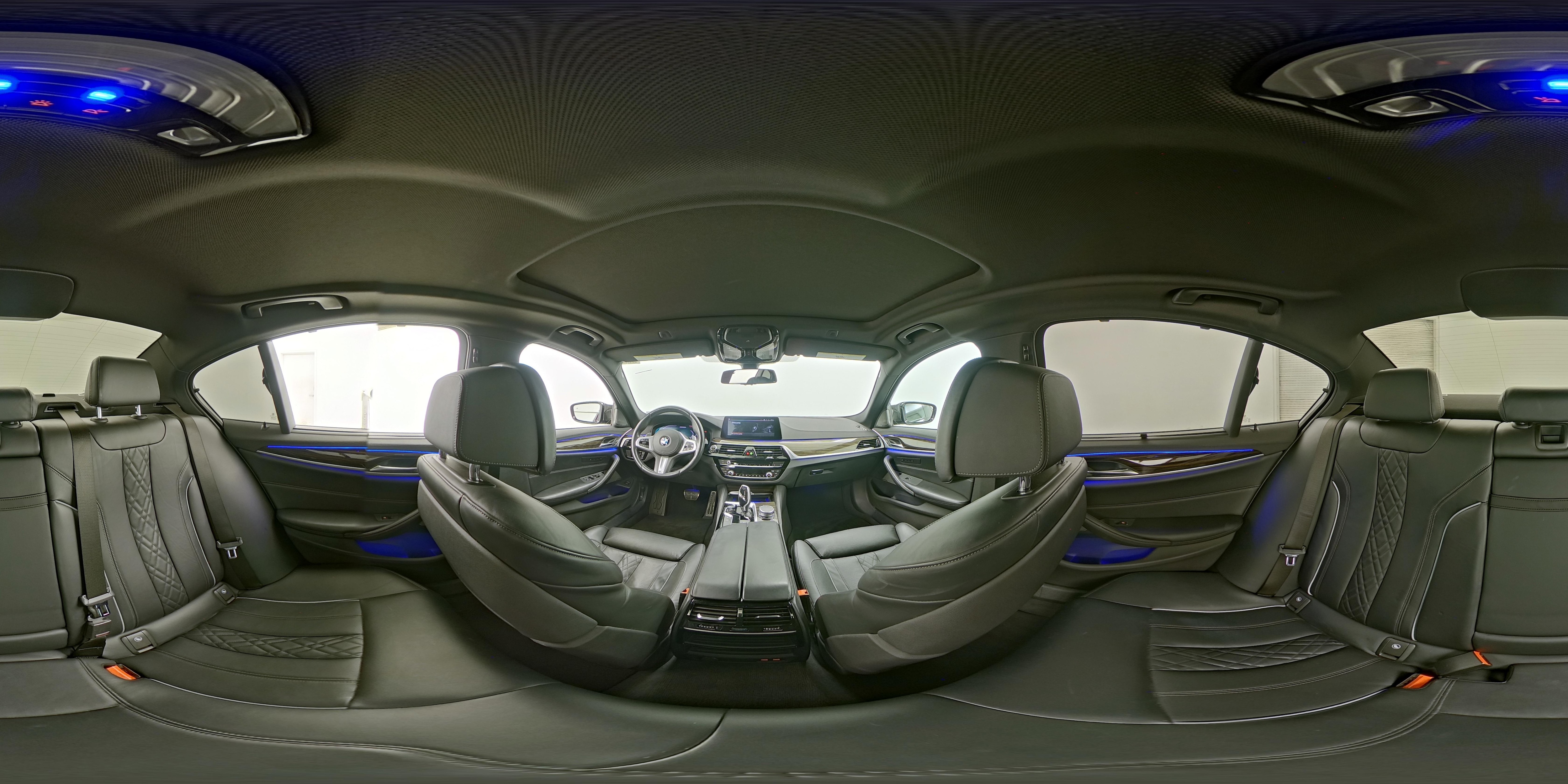 2020 BMW 5 Series M550i - Photo 28