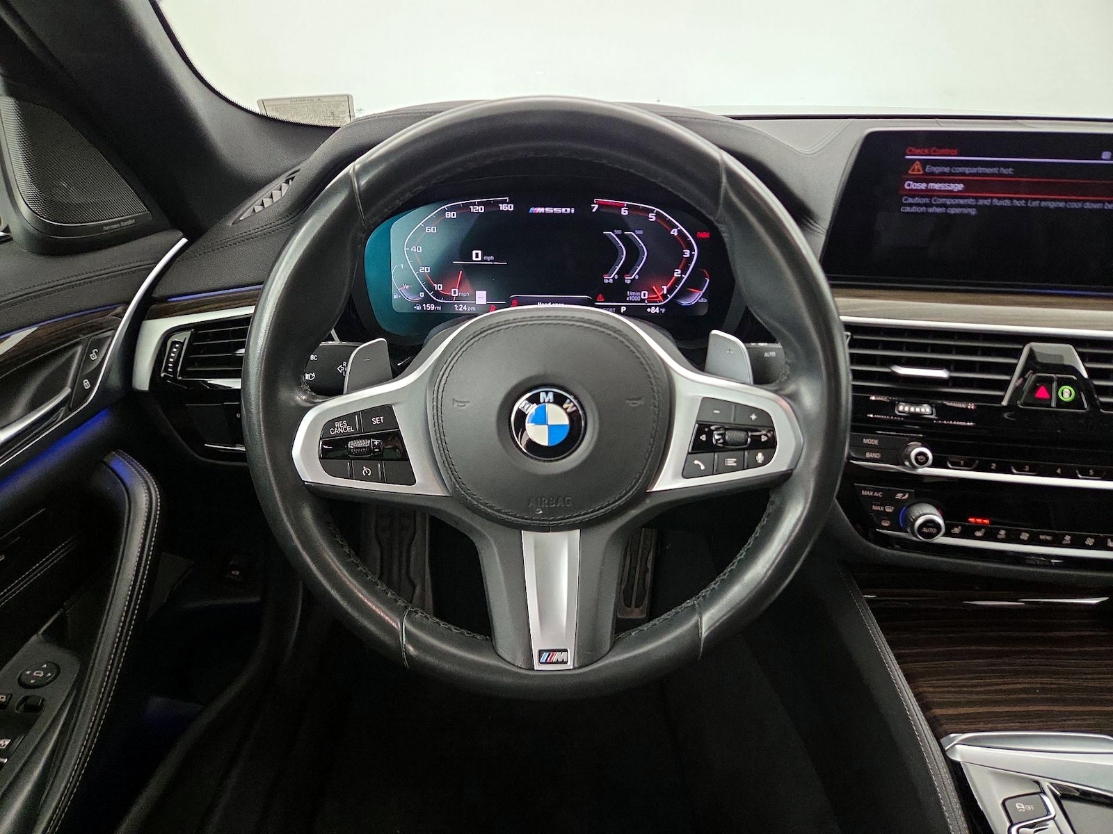 2020 BMW 5 Series M550i - Photo 11