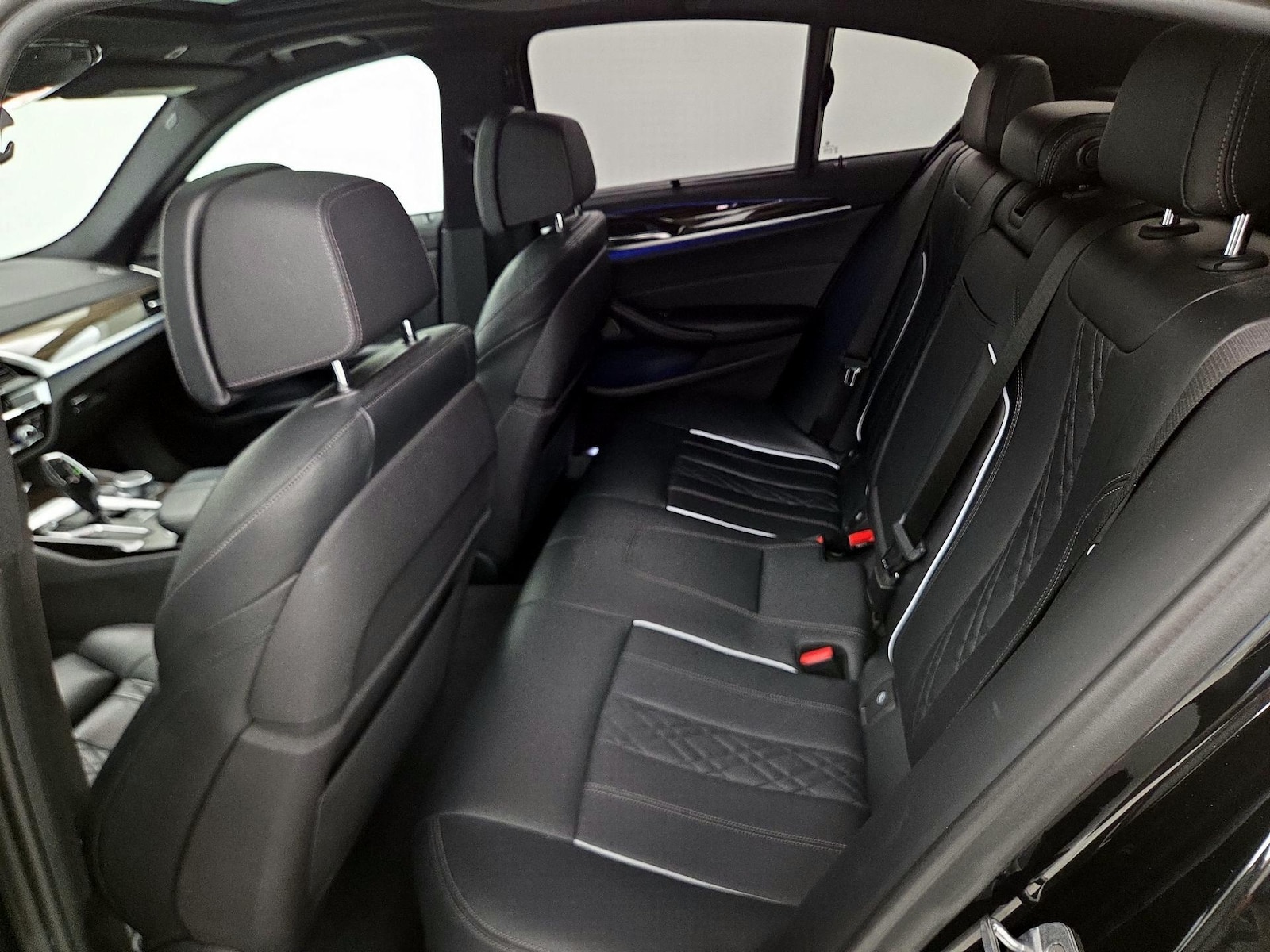 2020 BMW 5 Series M550i - Photo 22