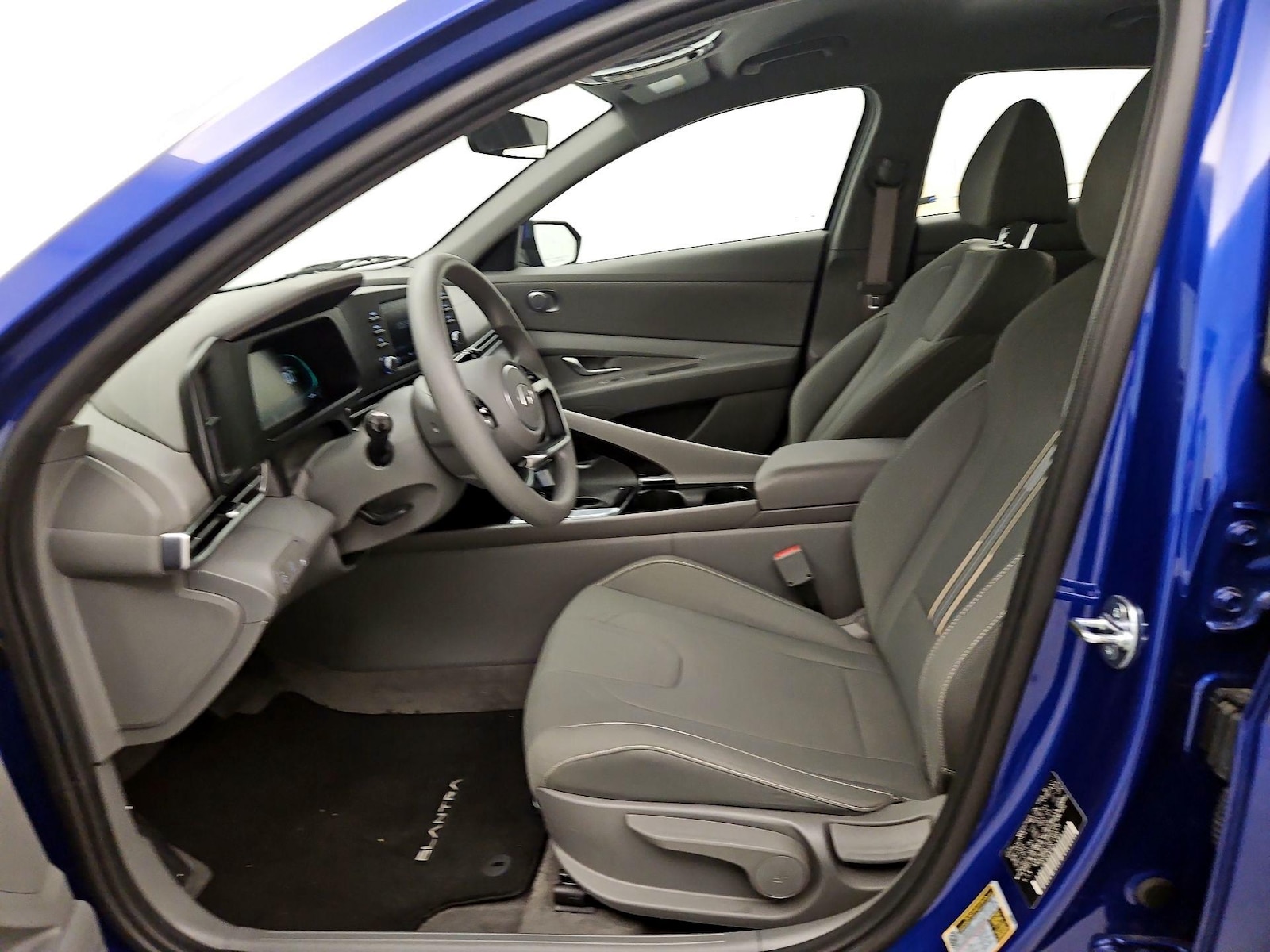 2025 Hyundai Elantra Blue - Photo 12