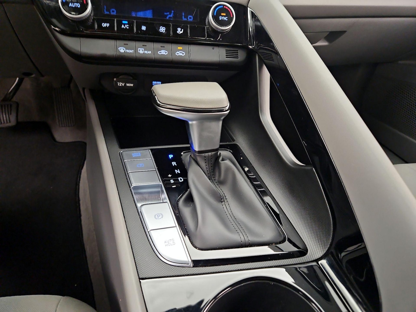 2025 Hyundai Elantra Blue - Photo 18