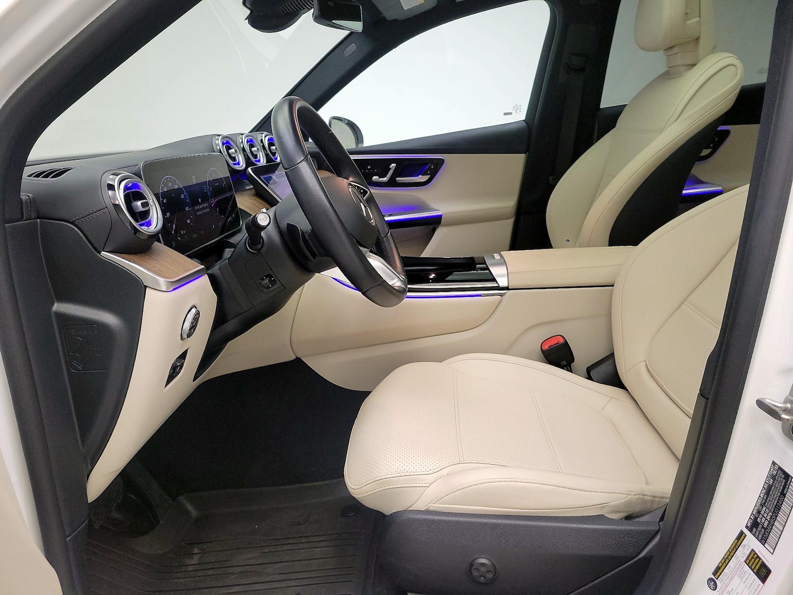 2023 Mercedes-Benz GLC GLC 300 - Photo 12