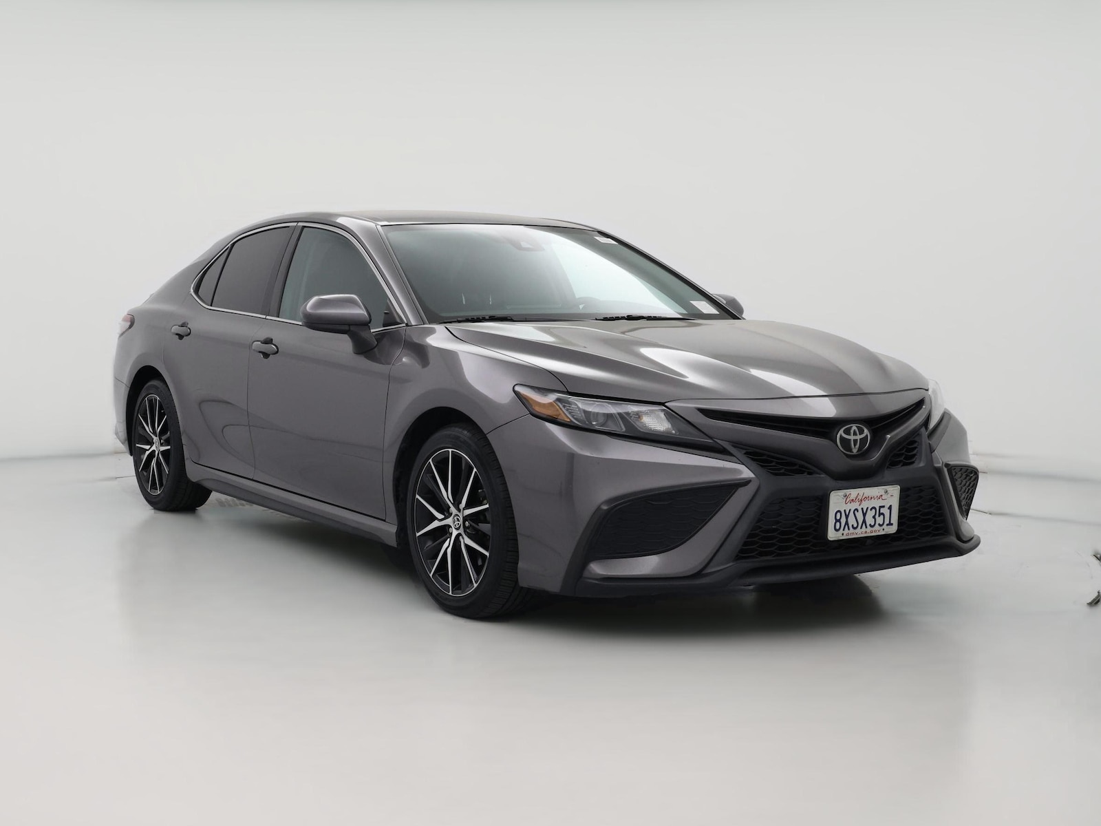2021 Toyota Camry SE - Photo 1