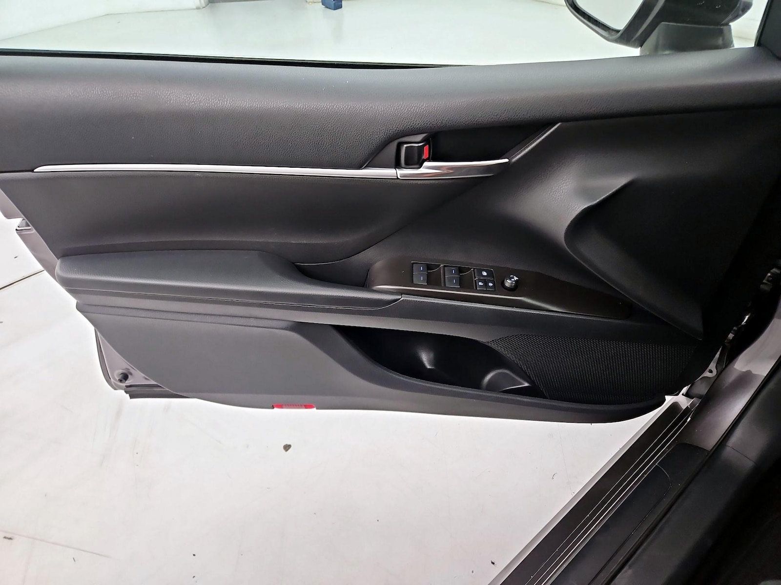2021 Toyota Camry SE - Photo 13