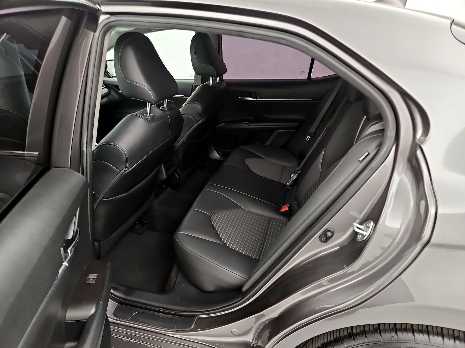 2021 Toyota Camry SE - Photo 20
