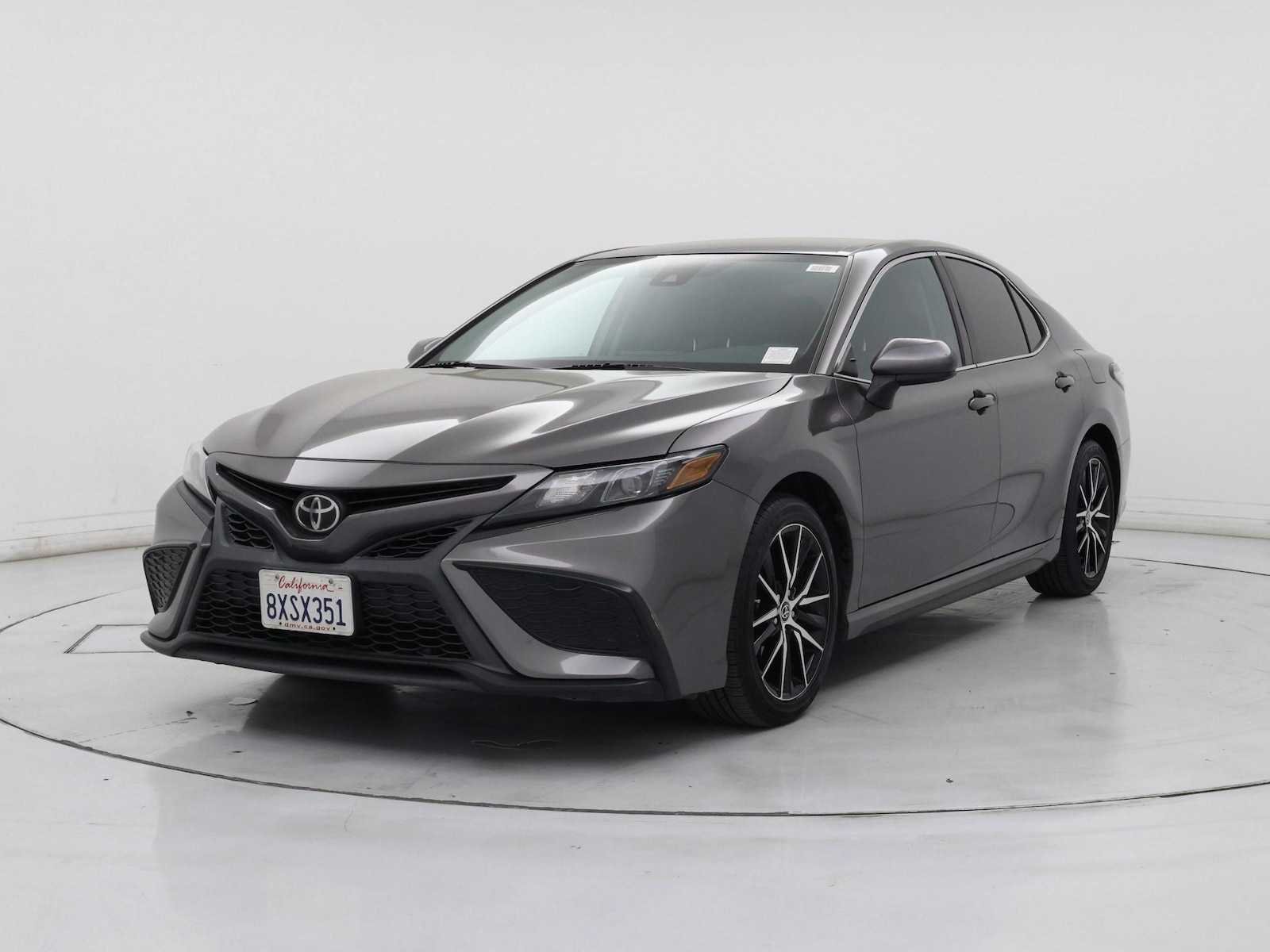 2021 Toyota Camry SE - Photo 5