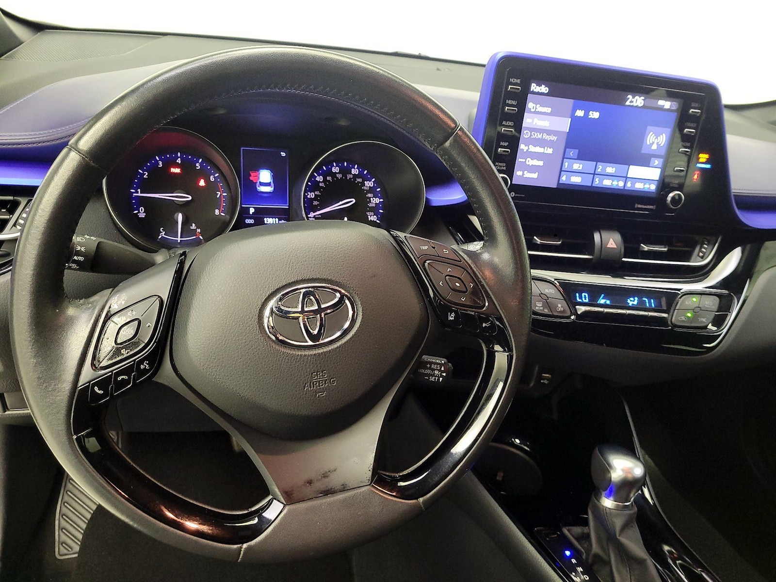 2020 Toyota C-HR XLE - Photo 11