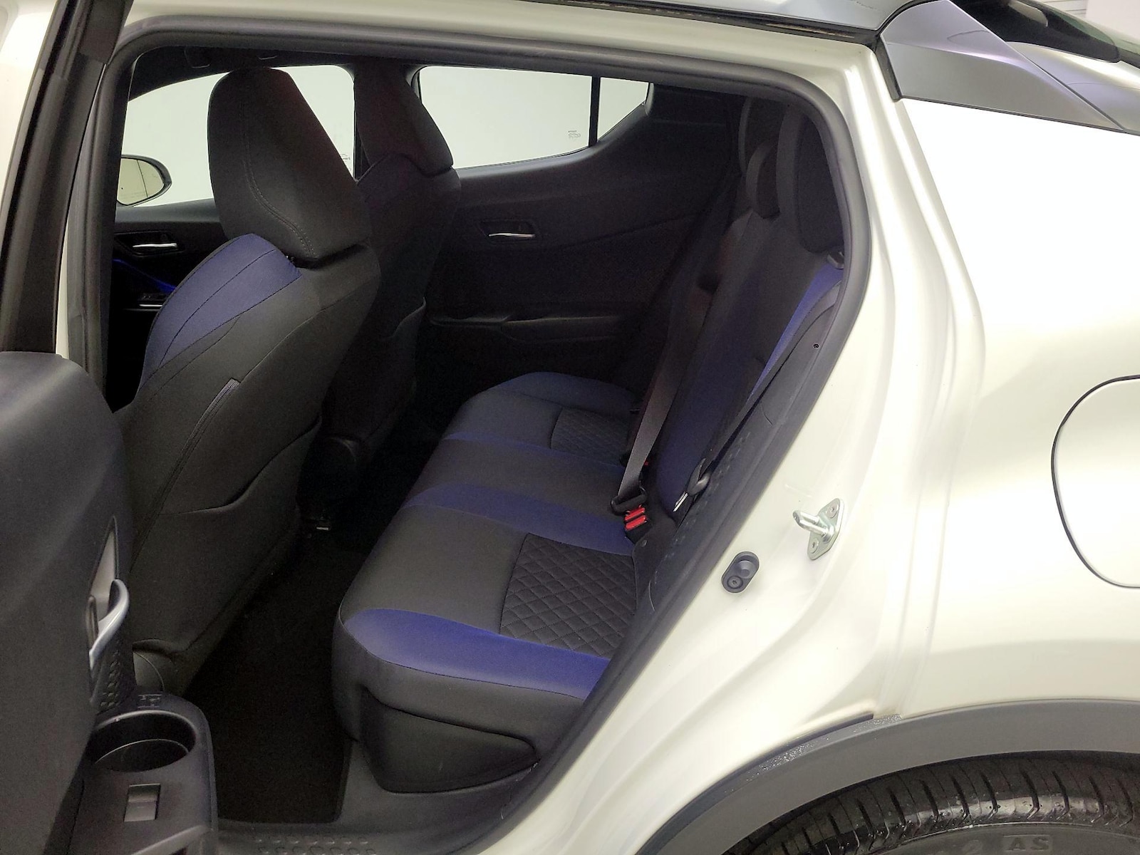 2020 Toyota C-HR XLE - Photo 19