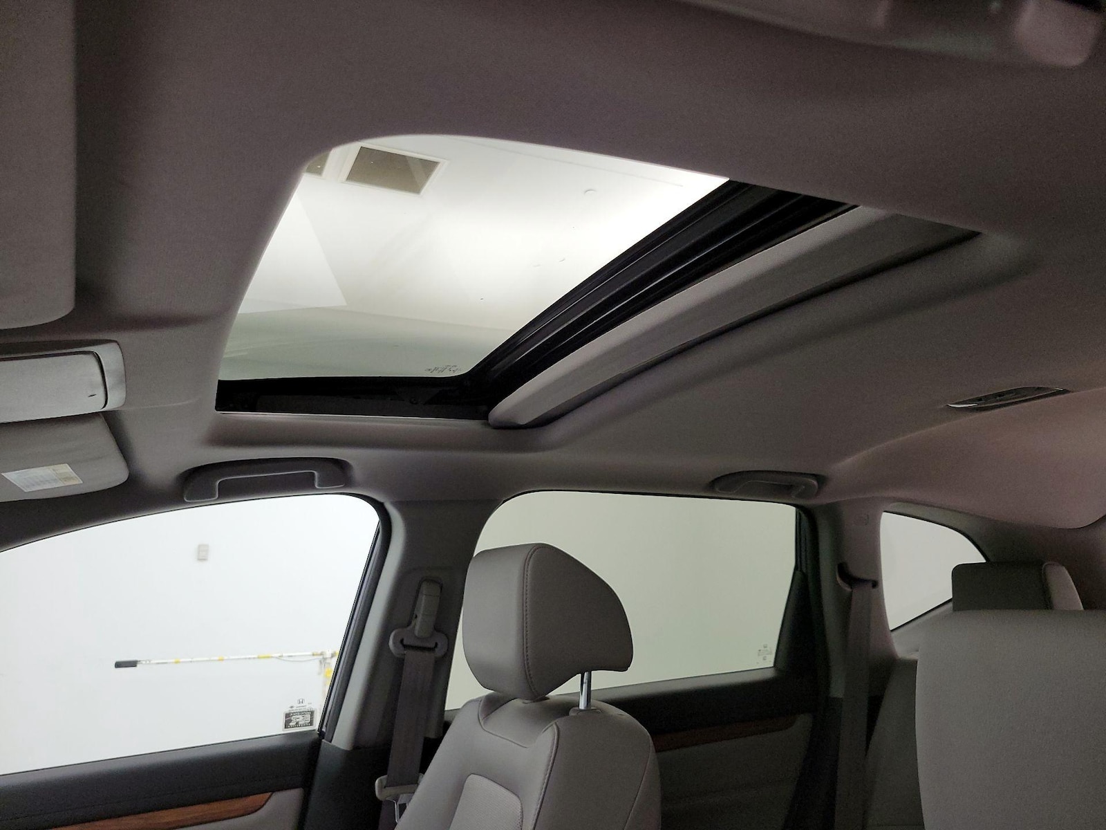 Sunroof(s) & Overhead Airbags