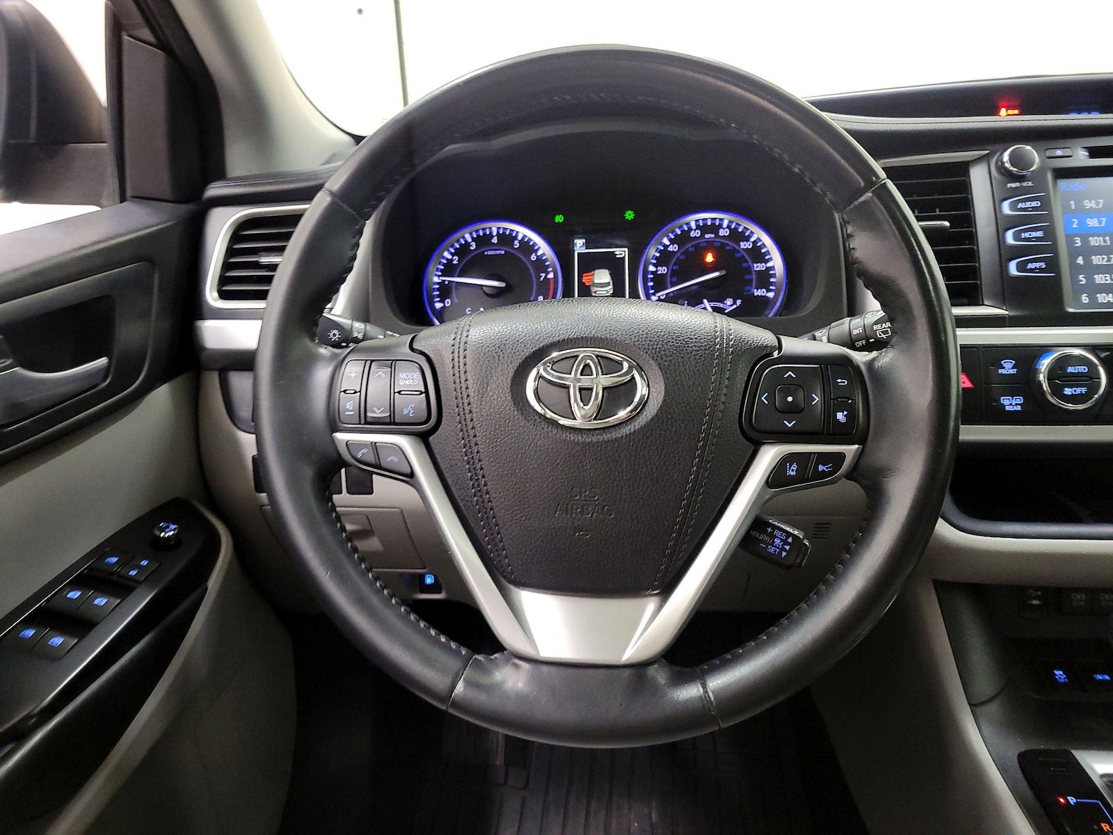 2018 Toyota Highlander XLE - Photo 11