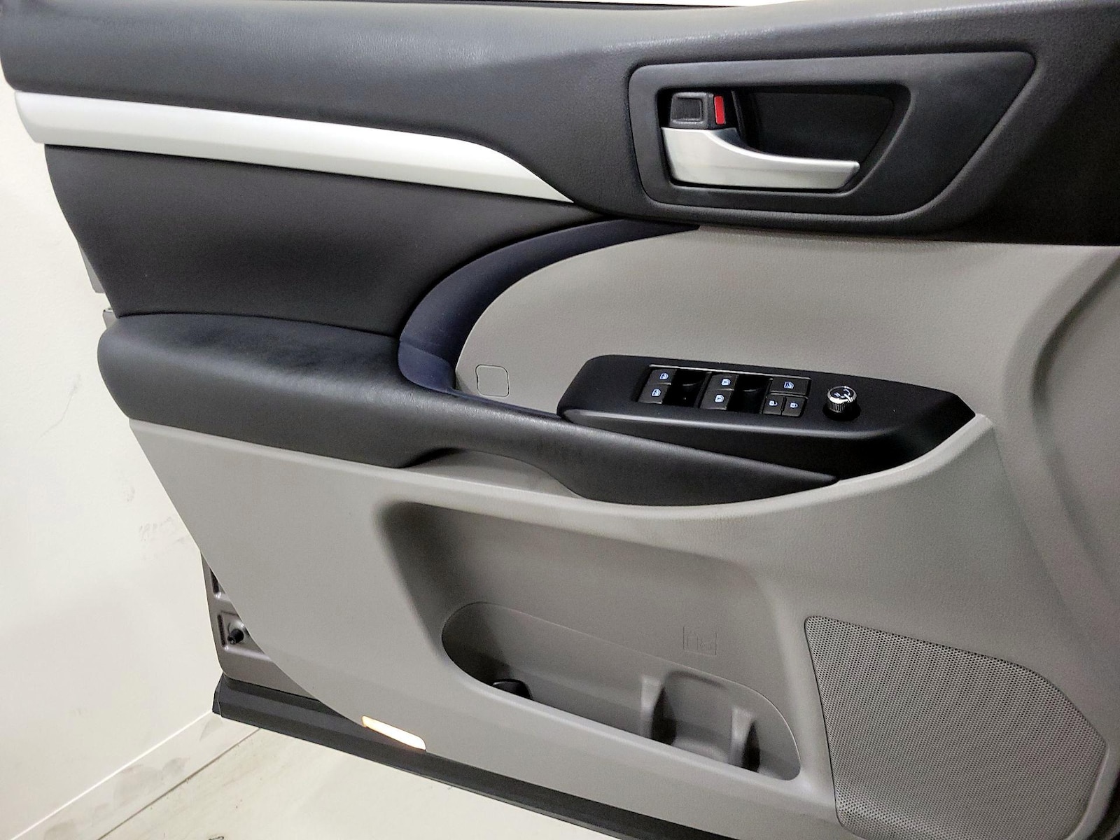 2018 Toyota Highlander XLE - Photo 13