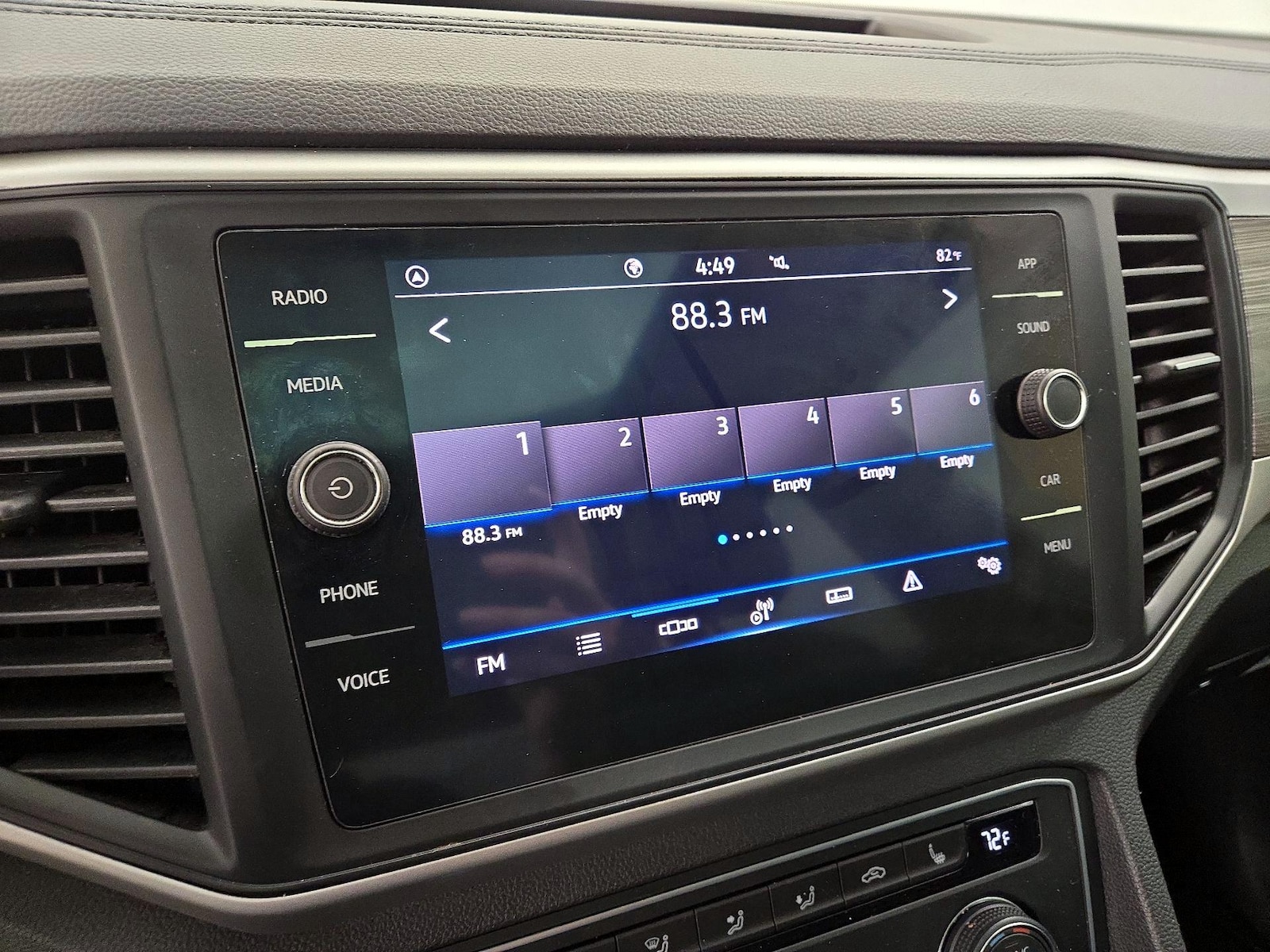 2021 Volkswagen Atlas Cross Sport SE w/Tech - Photo 16