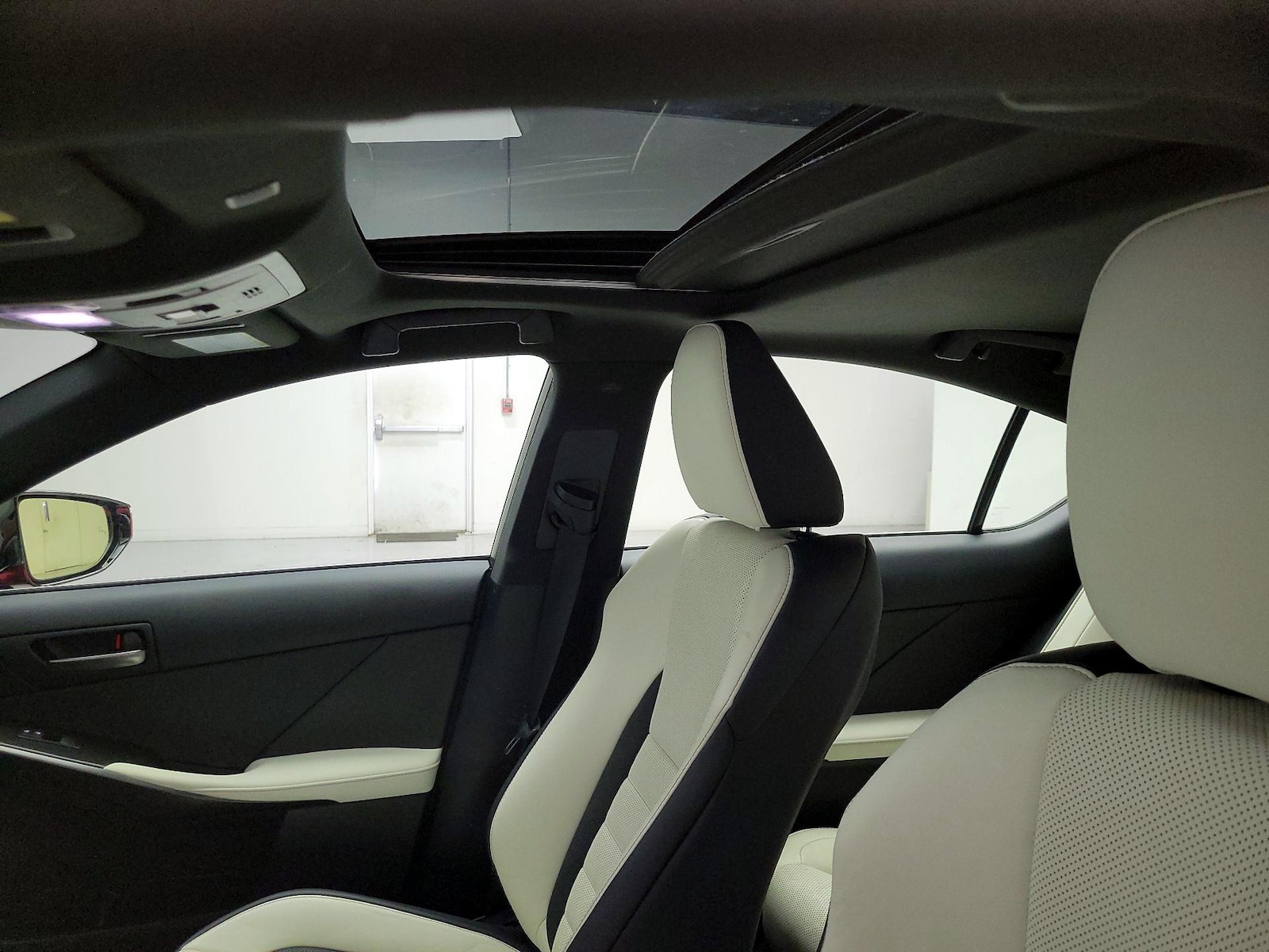 Sunroof(s) & Overhead Airbags