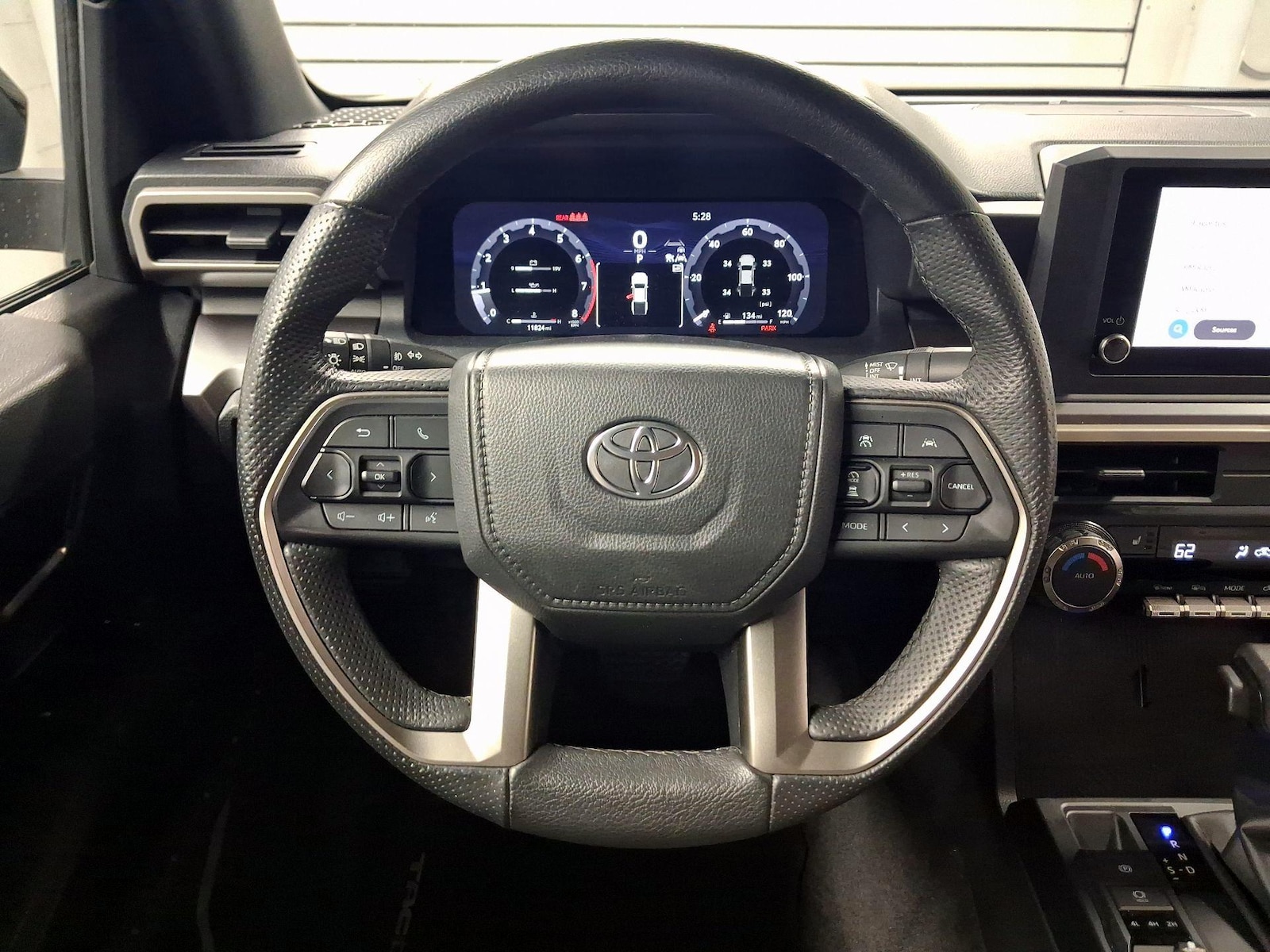 2025 Toyota Tacoma TRD Off Road - Photo 11
