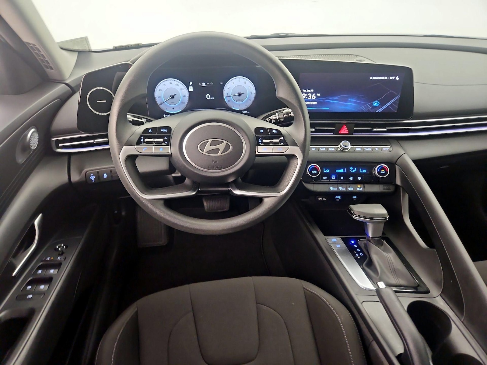 2024 Hyundai Elantra SEL - Photo 11