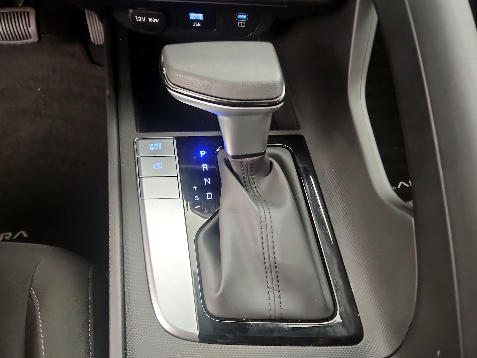 2024 Hyundai Elantra SEL - Photo 19